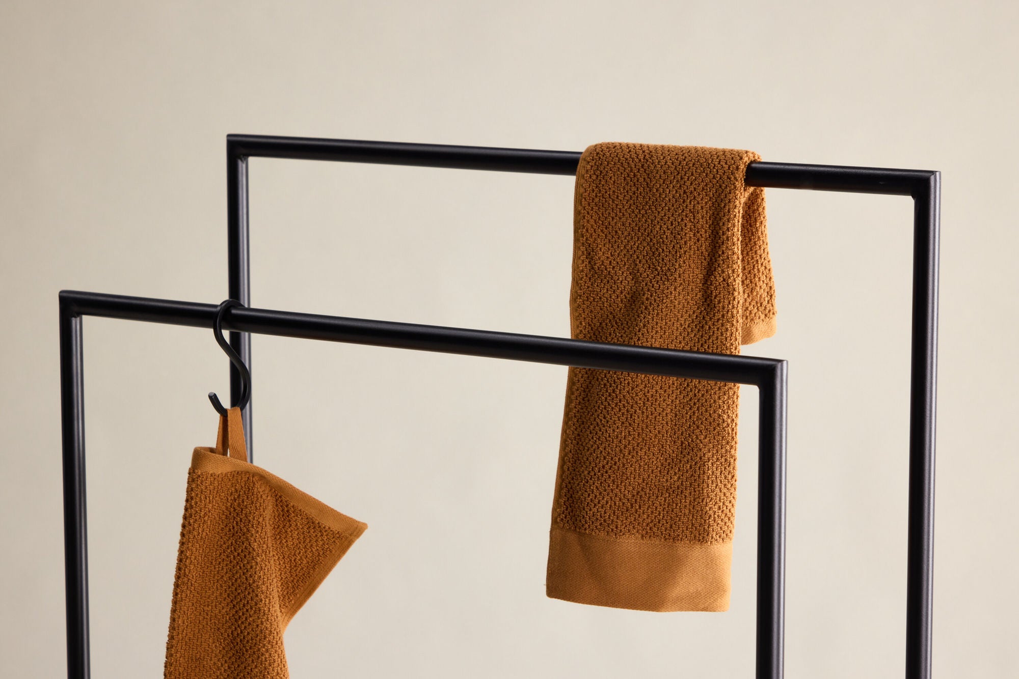 Venture Home Alva Clothing Hanger - Black / Steel