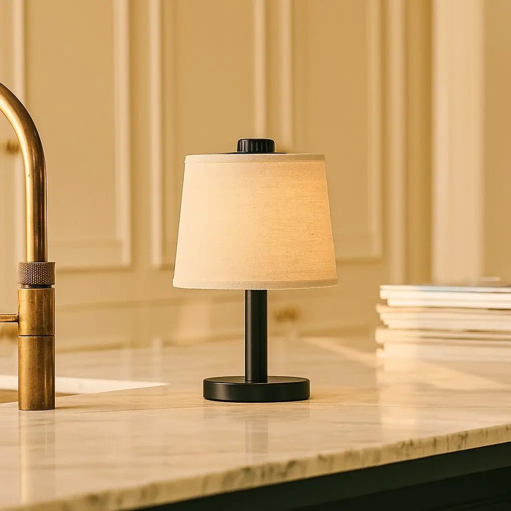 Rover sort genopladelig træ bordlampe
