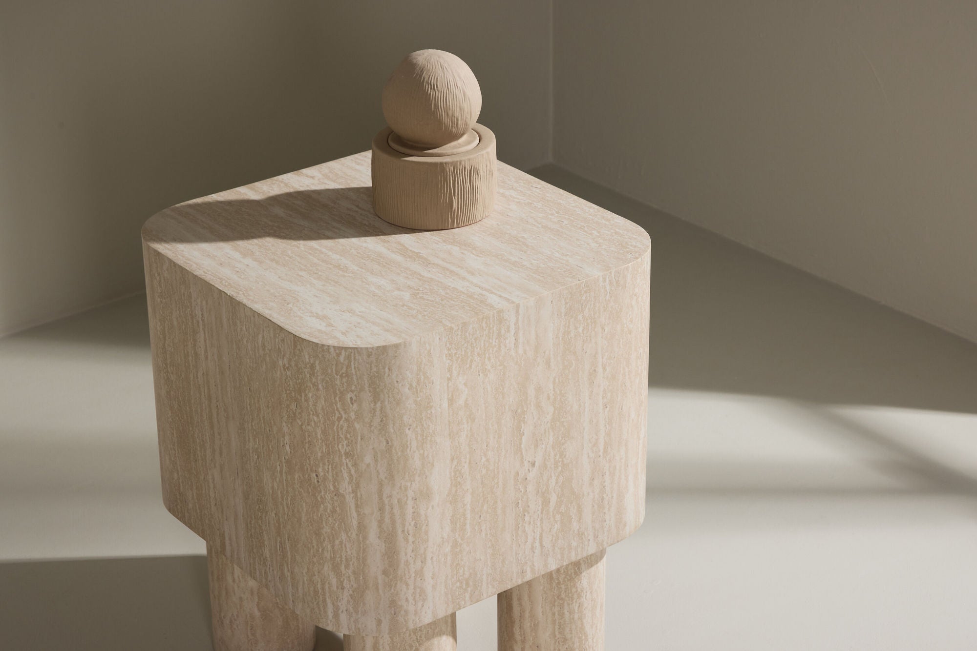 Venture Home Klirou Side bord 40x40x50 - MDF Travertinelook