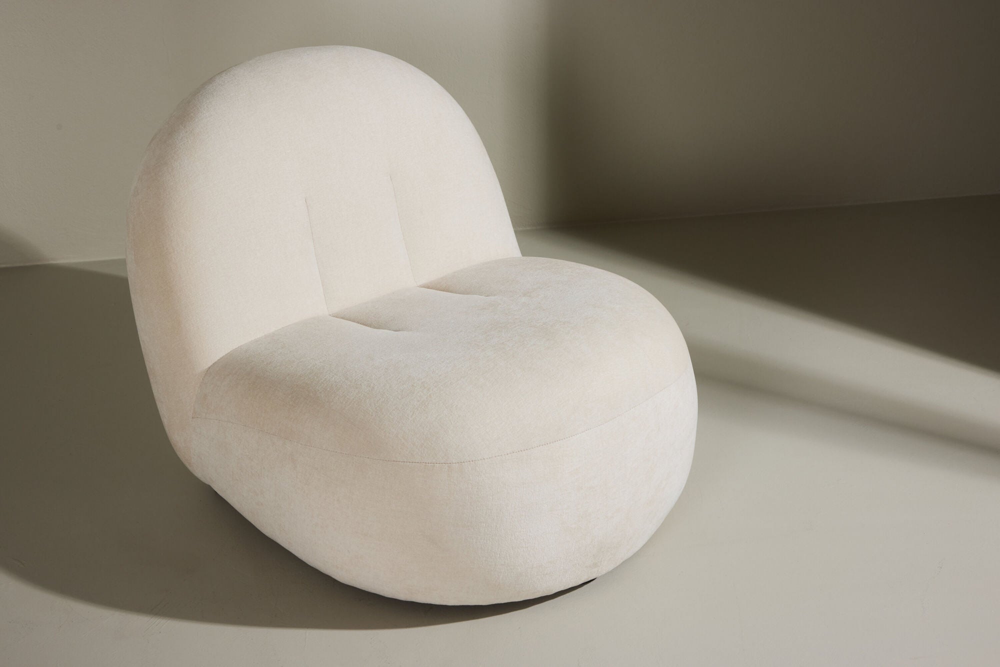 Venture Home Omaha Armchair - White Linen Fabric