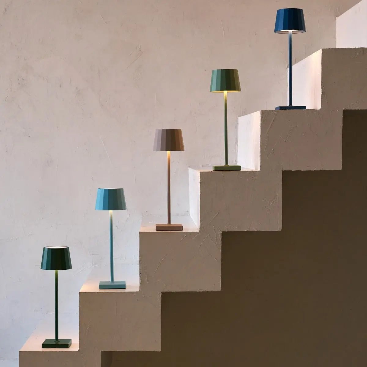 William Mocha Brown genopladelig bordlampe