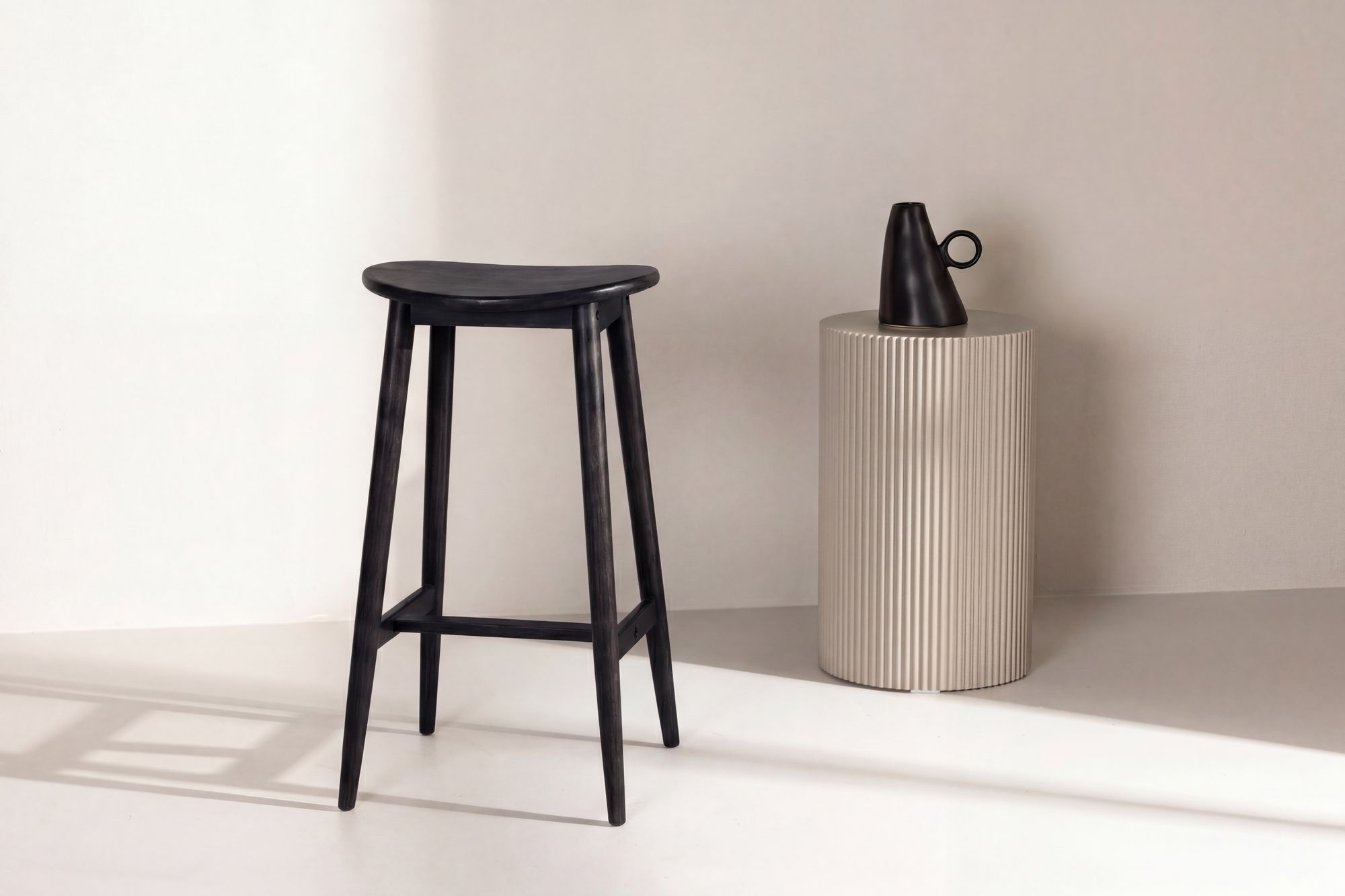 Vind Orust Bar stol - Rubberwood / Black