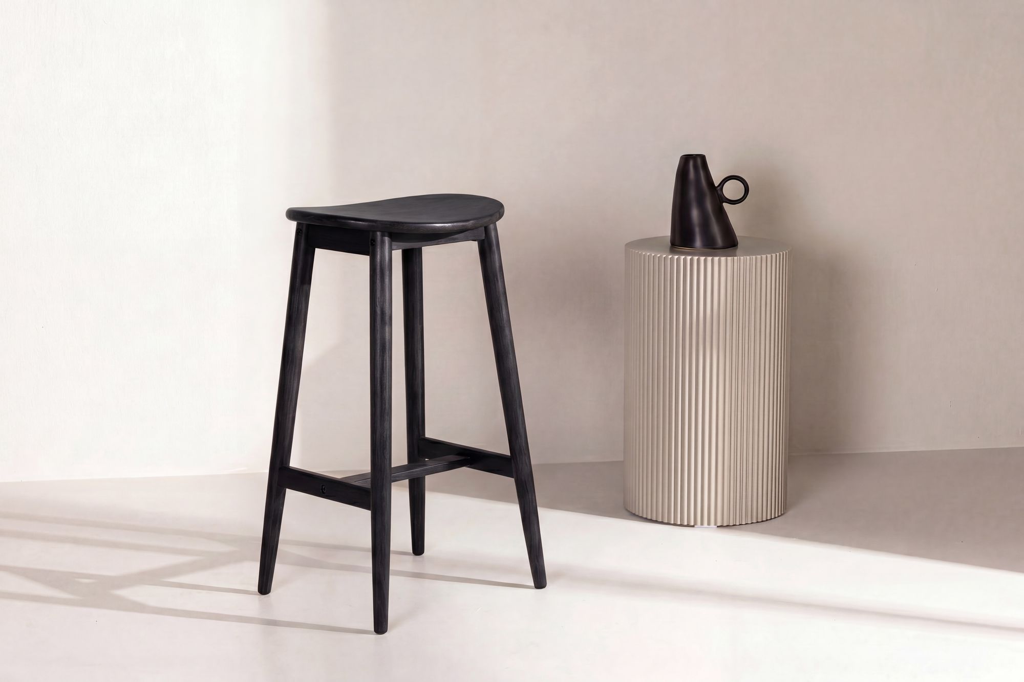 Vind Orust Bar stol - Rubberwood / Black