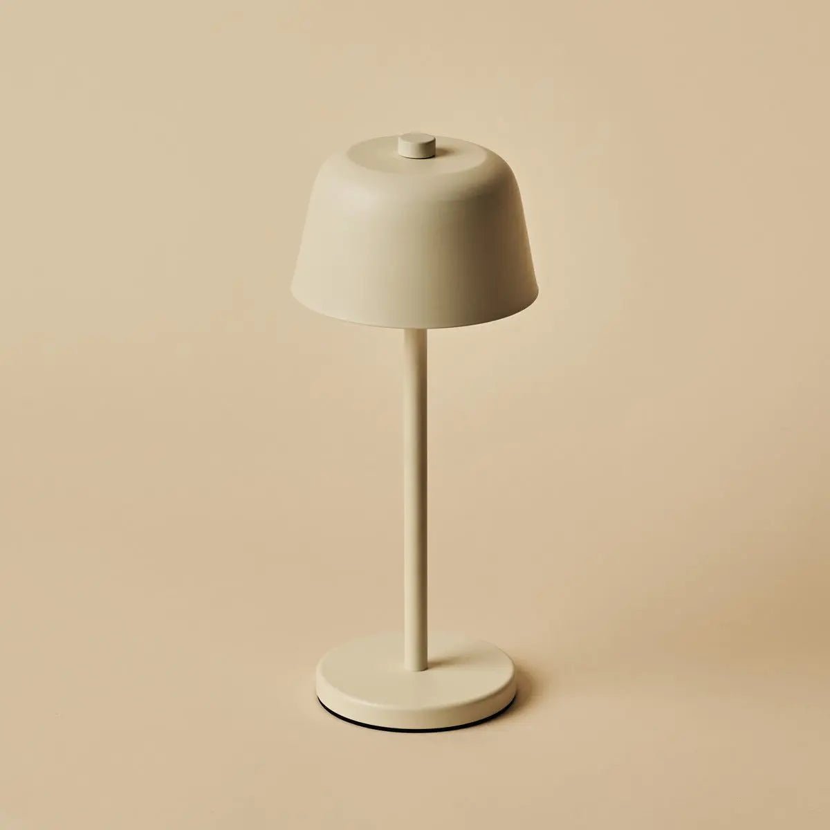 Anton Vanilla Genopladelig Bordlampe