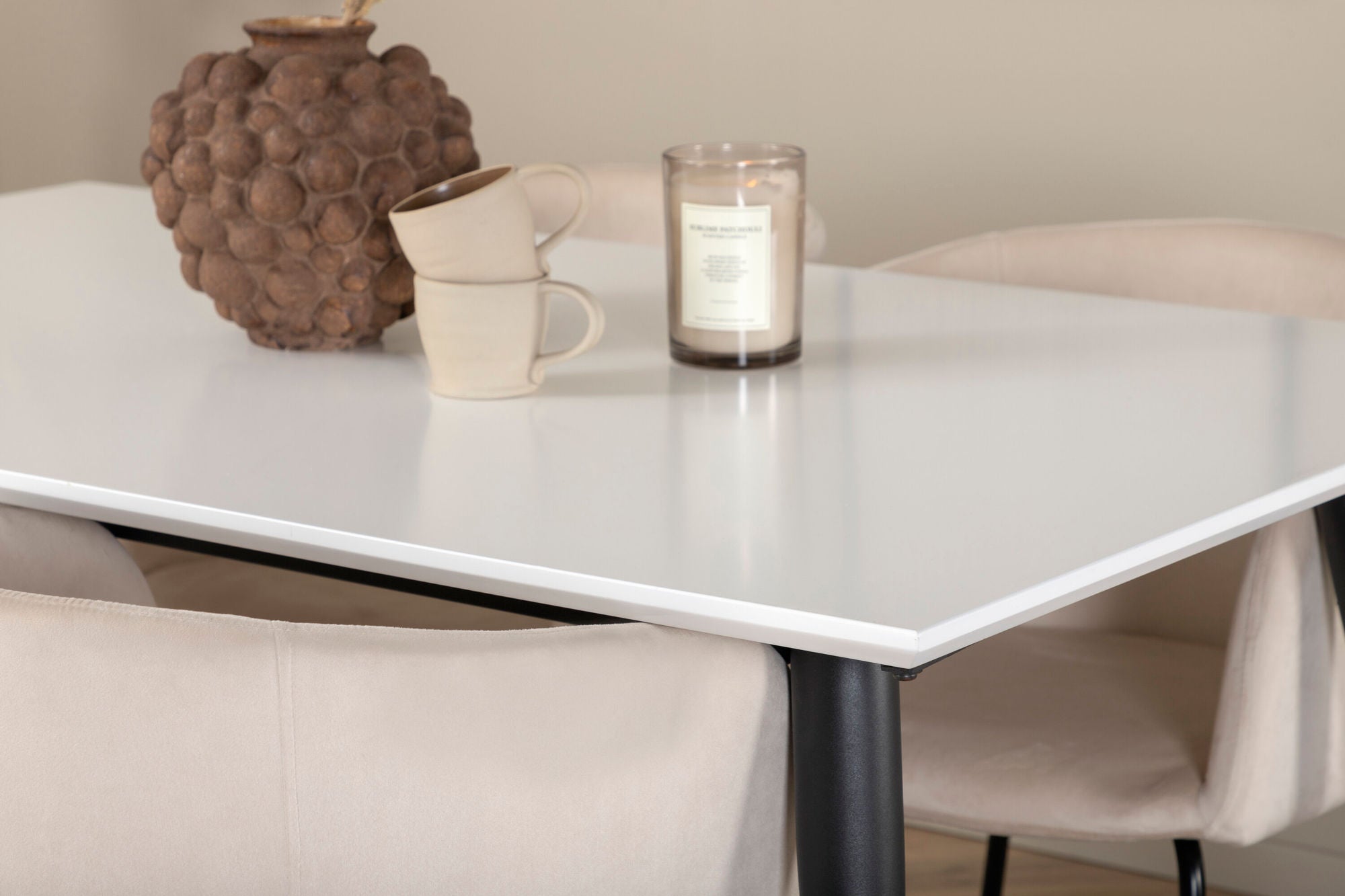 Venture Home Jimmy spisebord - Black / White HPL+Berit stol - Black / Beige Velvet_4