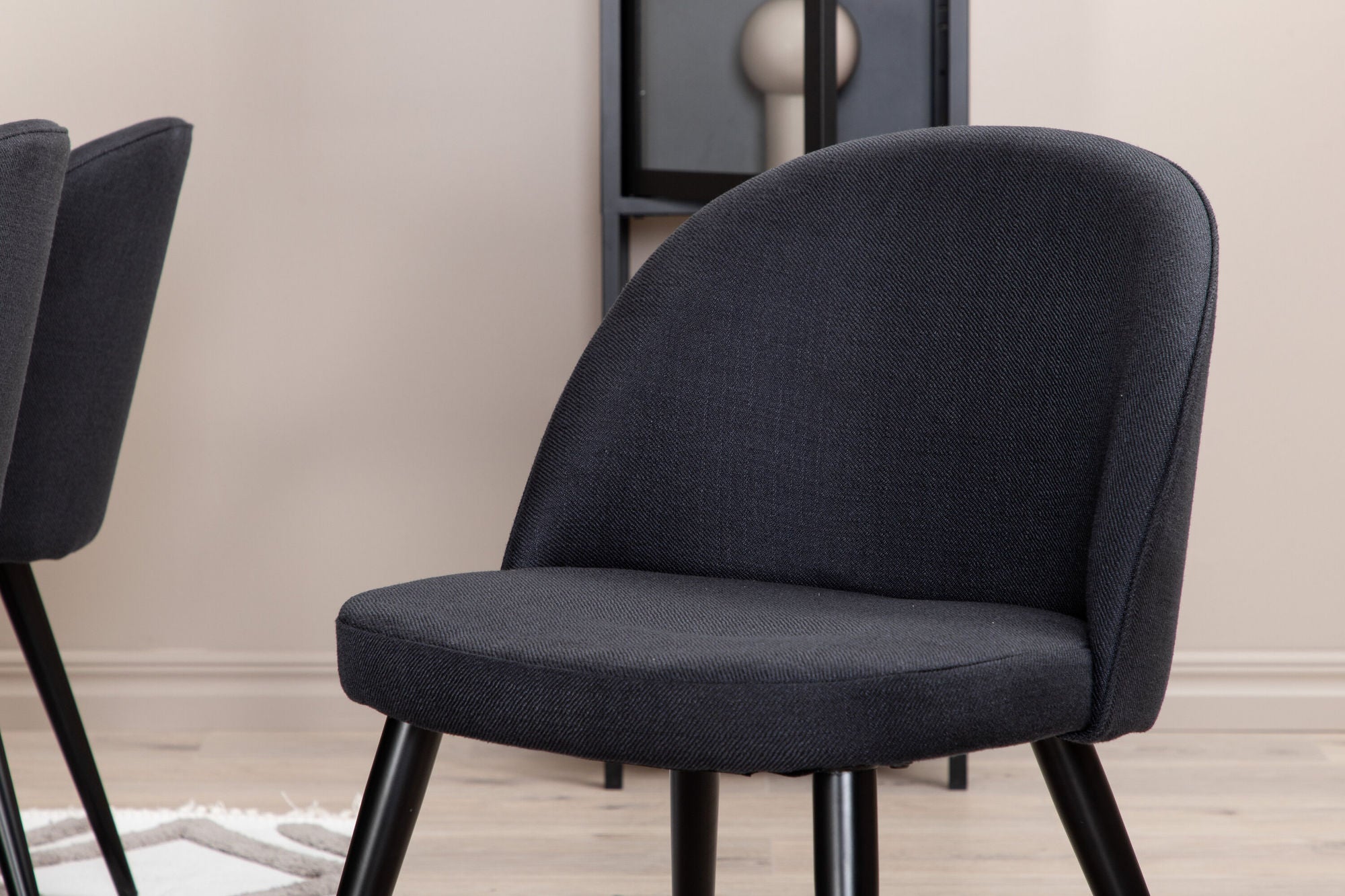 Venture Home Piazza spisebord , Black Grey Veneer+Velvet Dining Chiar , Black legs, Black Fabric_6