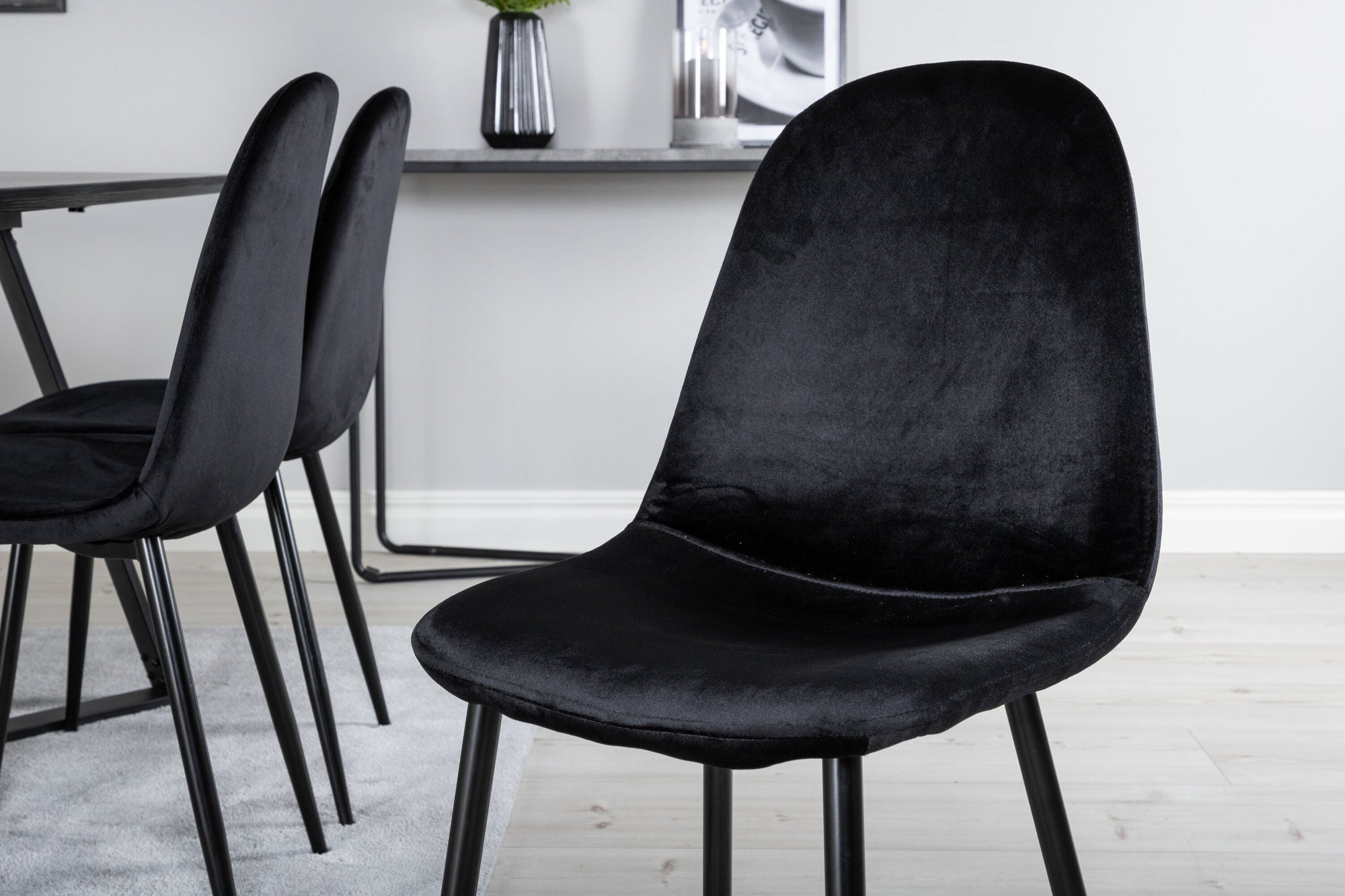 Venture Home Marina spisebord - Black top / Black Legs +Polar Spisebordsstol - Black legs /