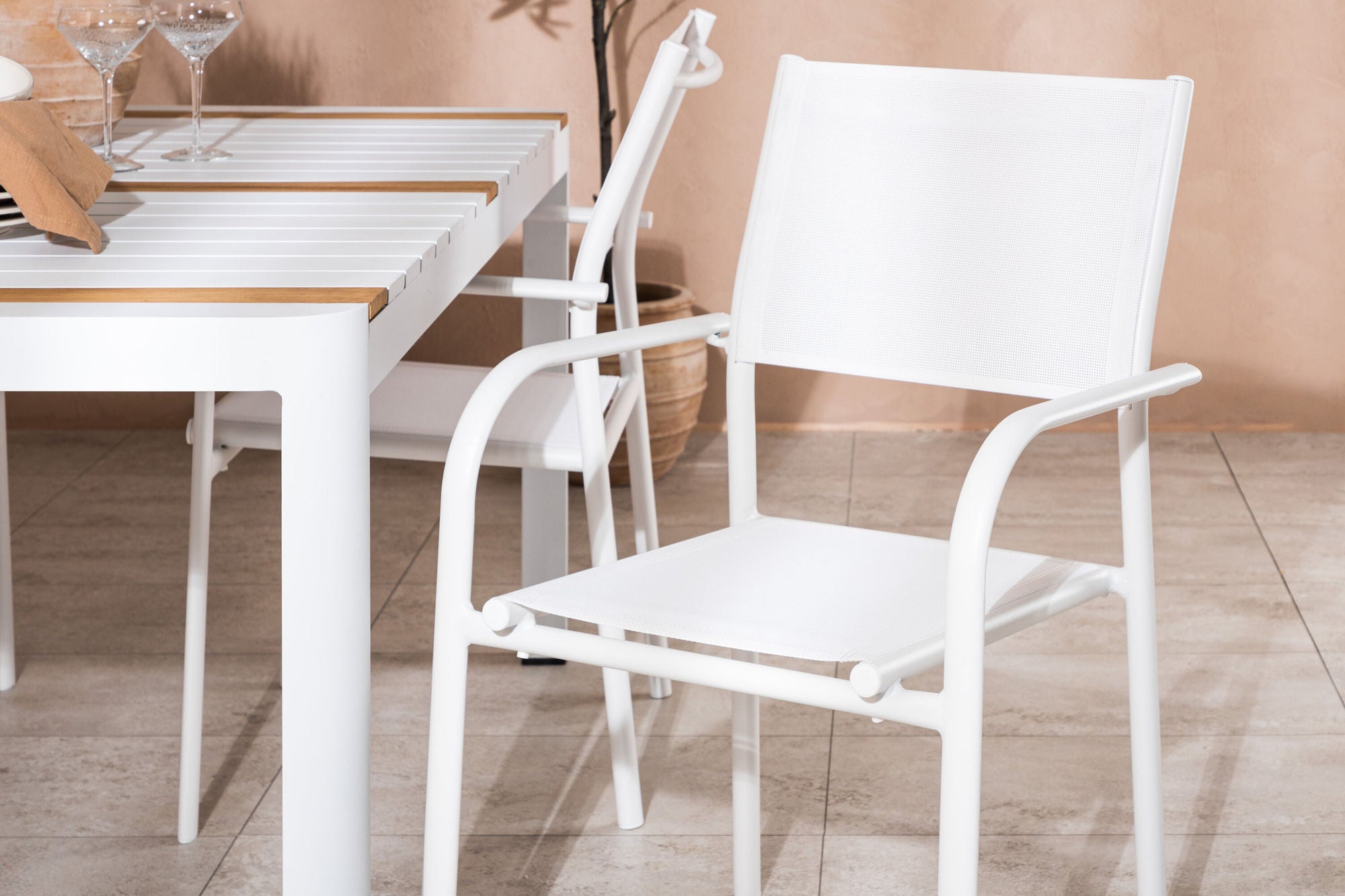 Venture Home Togo - spisebord- White / Teak - Allu / Teak - 150*100 +Santorini Arm stol (Stackable) - White Alu / White Textilene _4