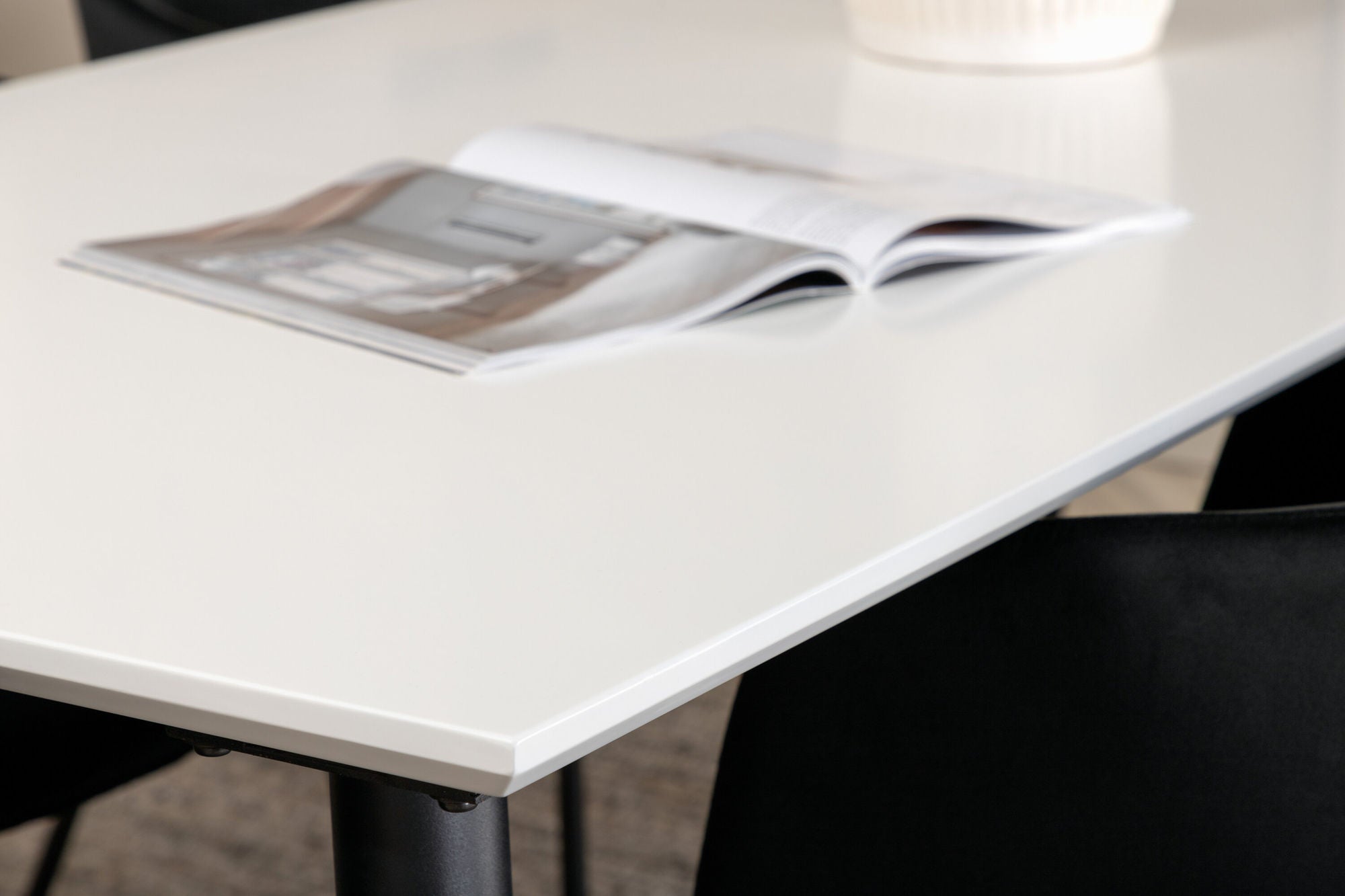 Venture Home Jimmy spisebord - Black / White HPL+Berit stol - Black / Black Velvet_6