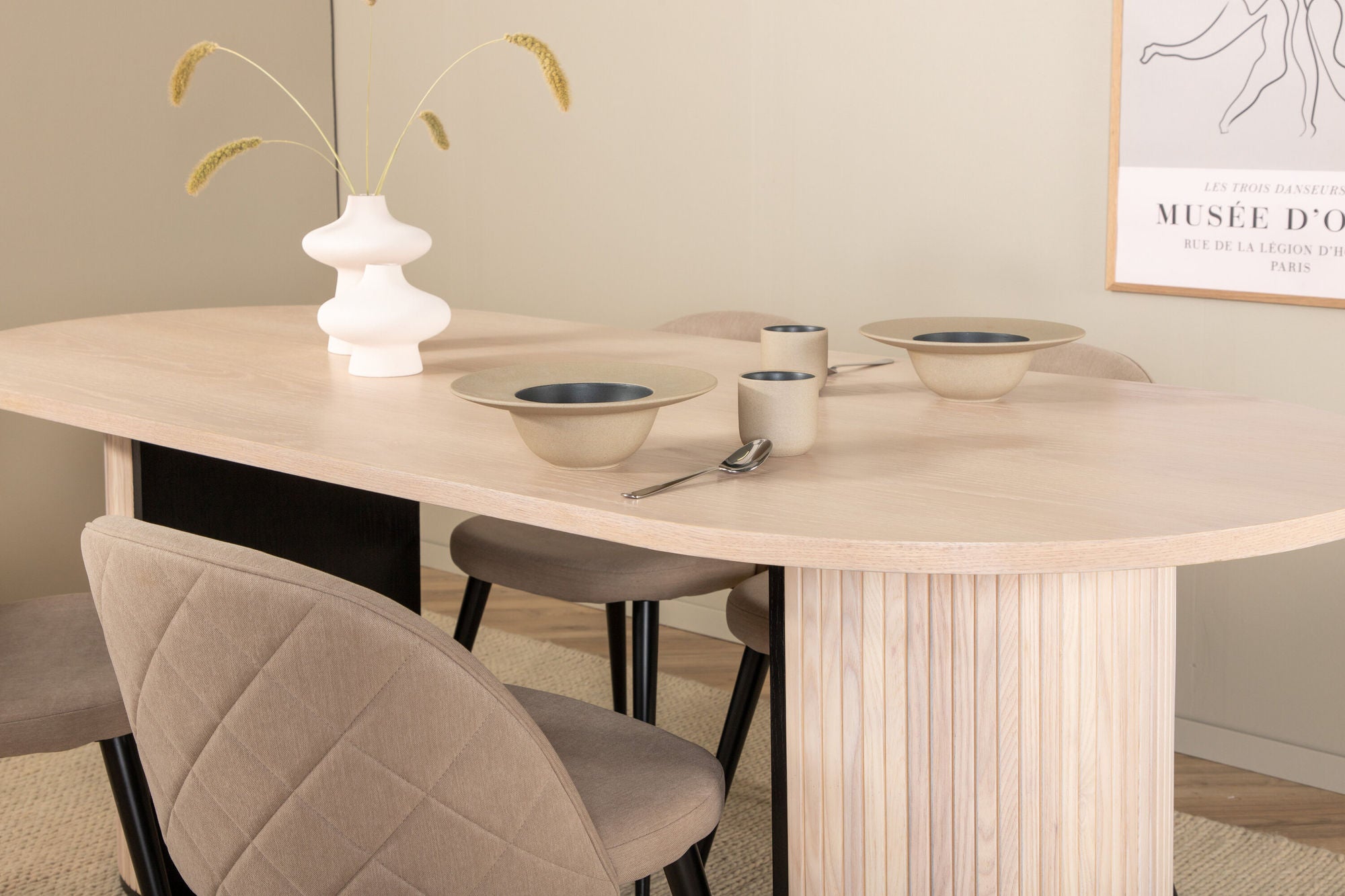 Venture Home Bianca Oval spisebord , White Wash Black Veneer+Velvet Stitches stol , Black Beige Velvet_4