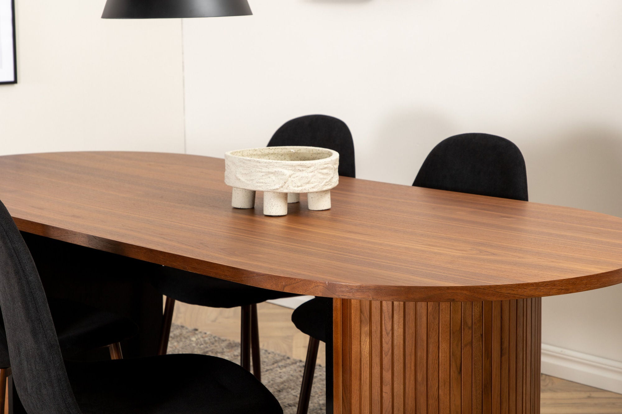 Venture Home Bianca Oval spisebord , Walnut Black Veneer+Polar Spisebordsstol , Walnut Legs , Black Fabric_6
