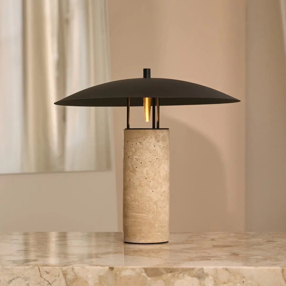 Nicholas travertin bordlampe