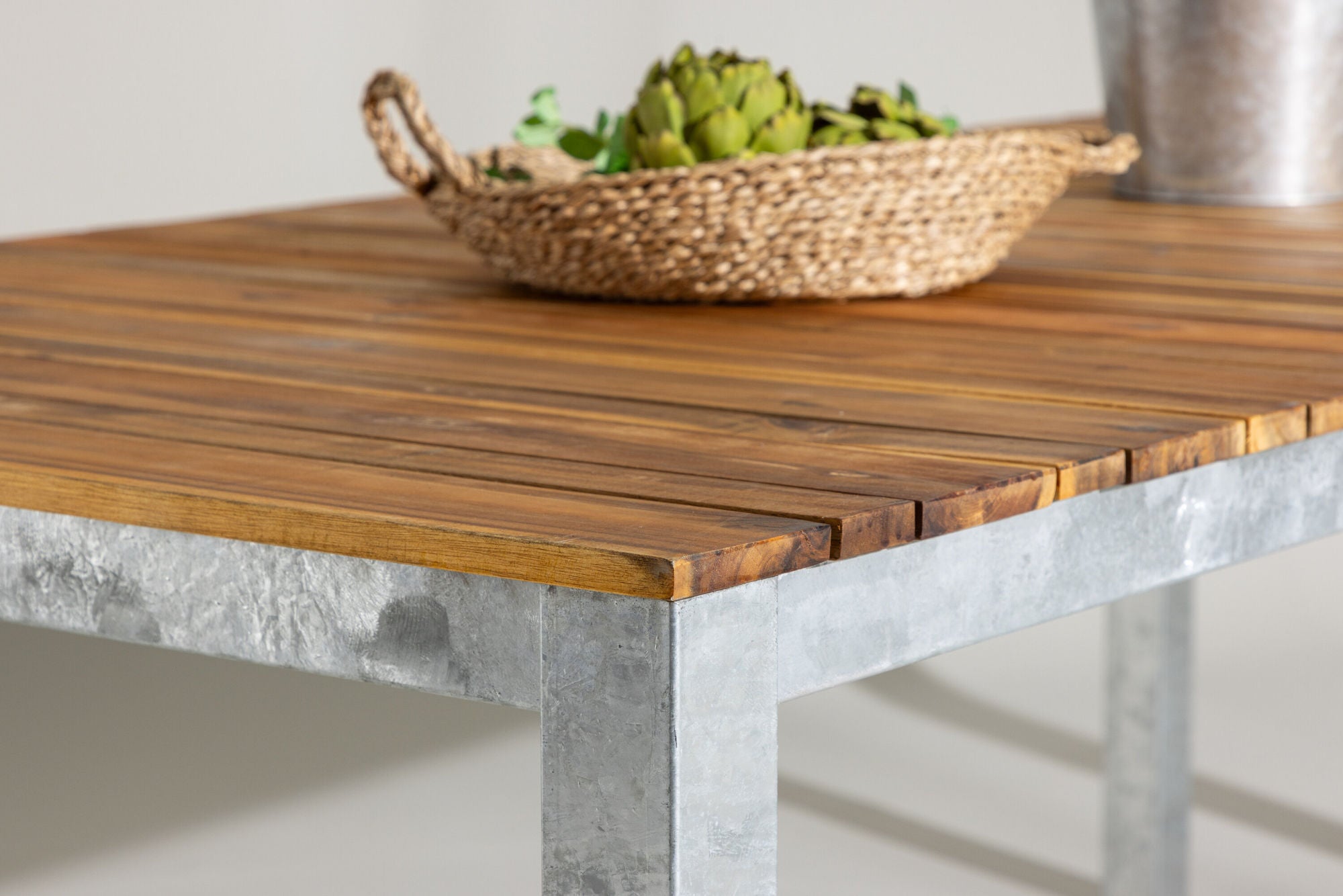 Venture Home Zenia spisebord 200*100 - Acacia / Zink