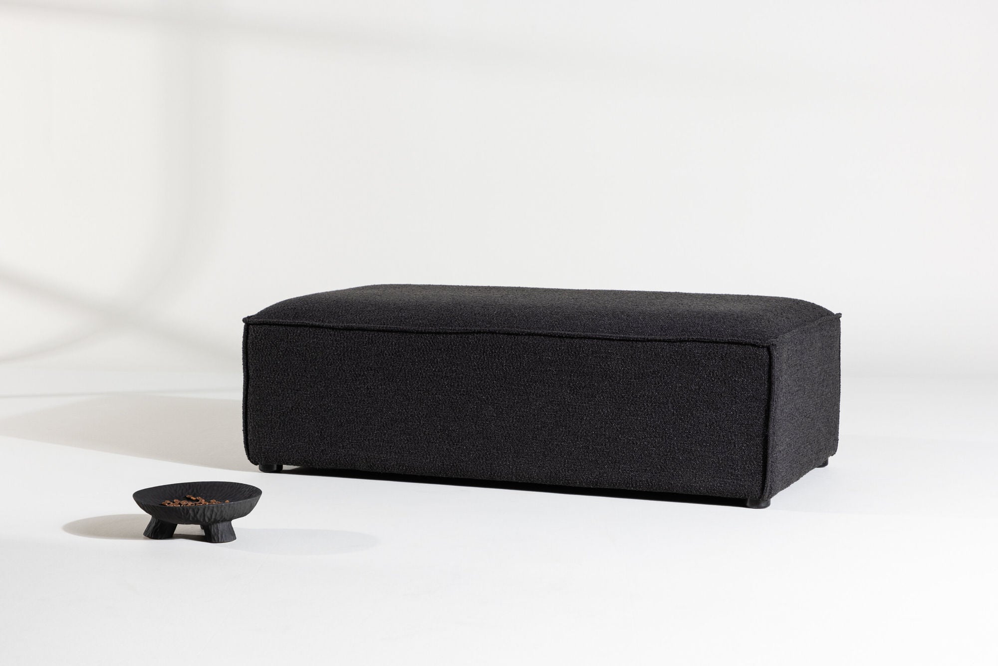 Vind Gillholmen Pouf - Black Boucle /