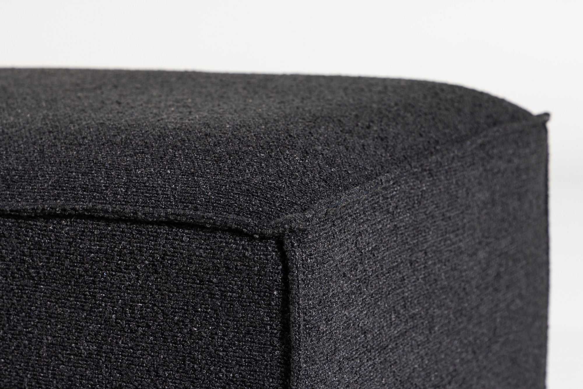 Vind Gillholmen Pouf - Black Boucle /