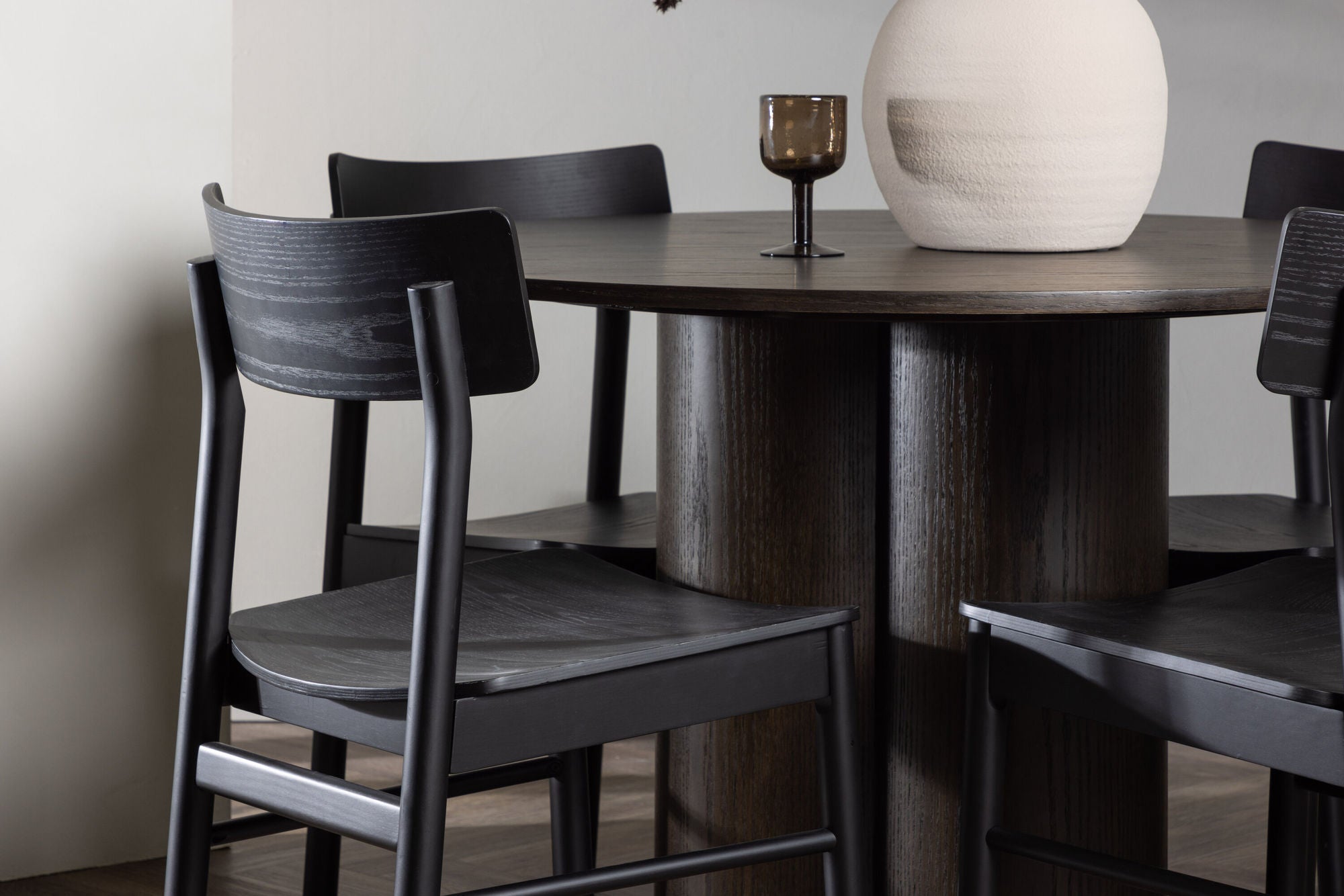 Venture Home Olivia spisebord - Mocca / Mocca Veneer +Montros Spisebordsstol - Natural / Natural Rubberwood _4