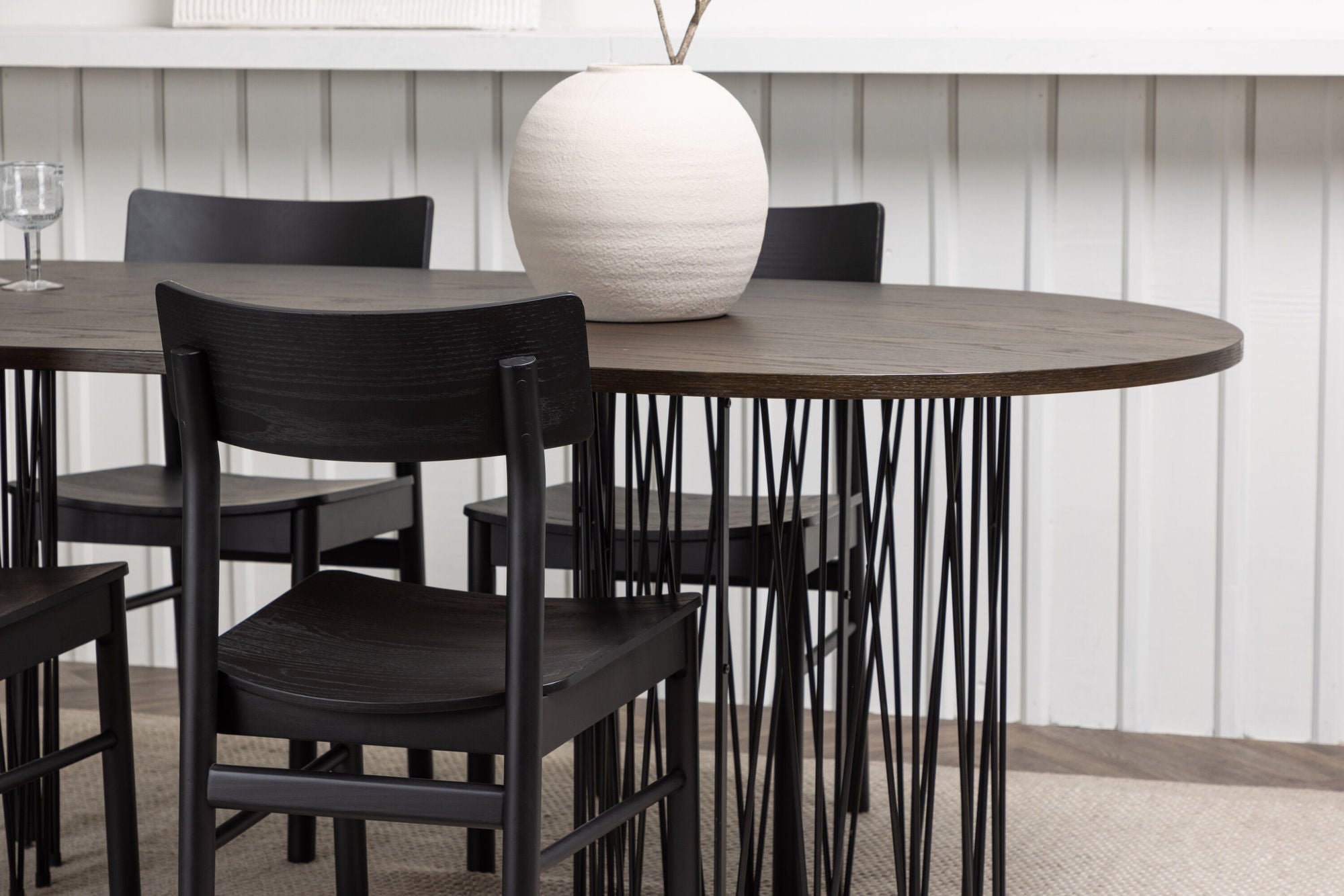 Venture Home Stone oval spisebord - Black / Mocca Veneer +Montros Spisebordsstol - Natural / Natural Rubberwood _4