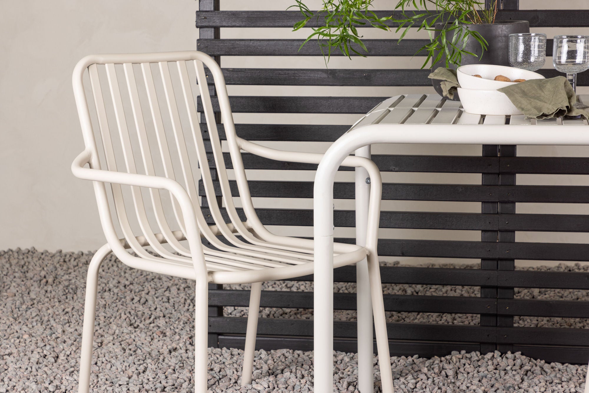 Venture Home Borneo Cafebord Aluminium - Beige / Kvadrat 70*70* +Peking Diningchair Aluminium - Beige / _2