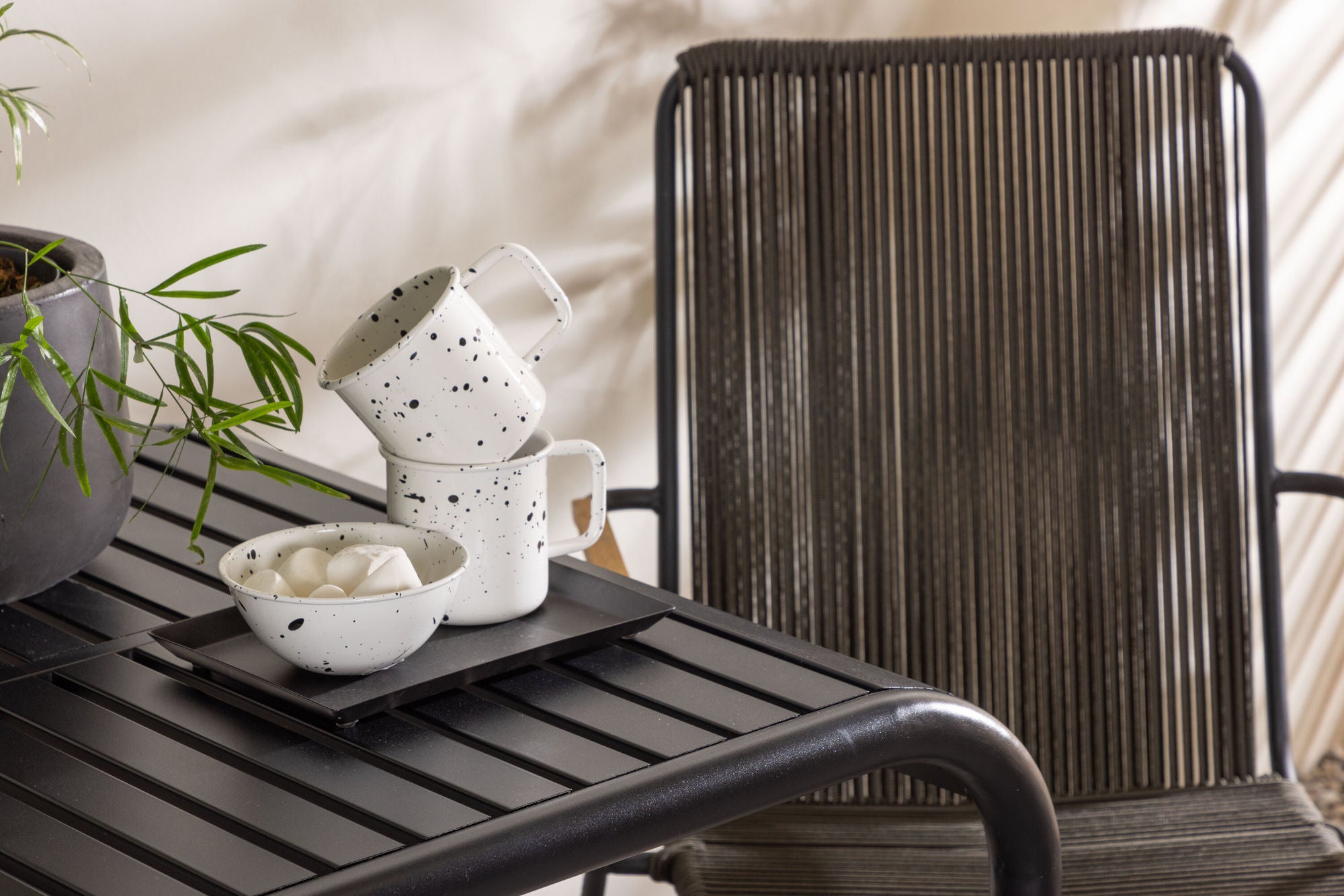 Venture Home Borneo Cafebord Aluminium - Black / Kvadrat 70*70* +Bois Diningchair Steel - Black / Dark Grey Rope _2