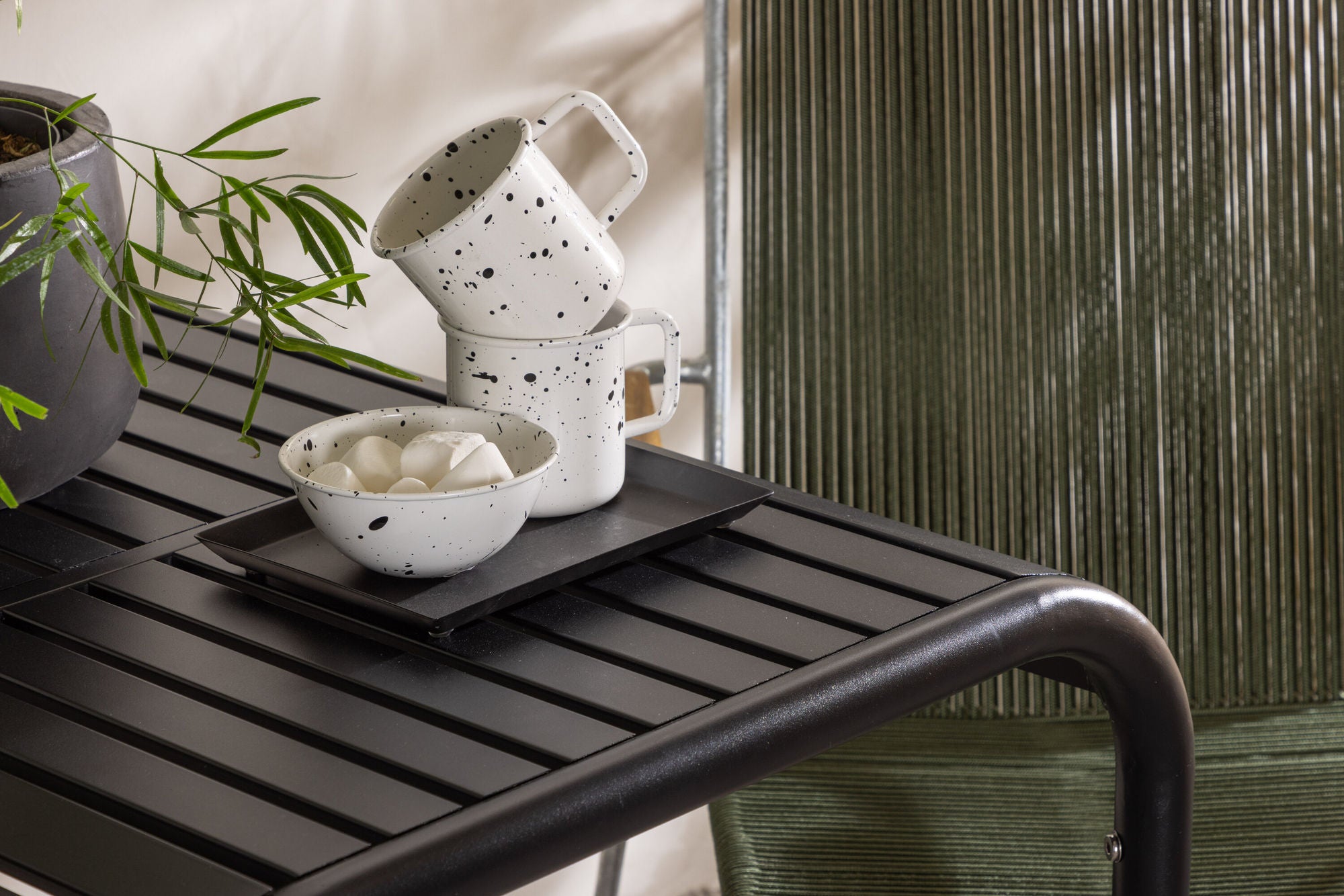 Venture Home Borneo Cafebord Aluminium - Black / Kvadrat 70*70* +Bois Diningchair Steel - Silver / Green Rope _2