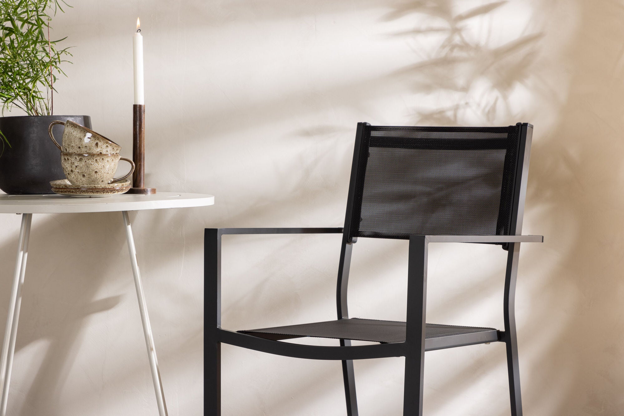 Venture Home Bacong Cafebord Steel - Beige / rund ø60** +Copacabana Stacking stol - Black/Black - Ersätter 4131-408 _2