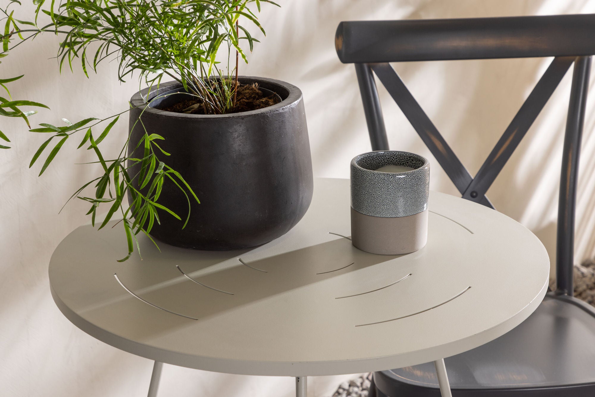 Venture Home Bacong Cafebord Steel - Beige / rund ø60** +Tablas Diningchair Aluminium - Black / _2