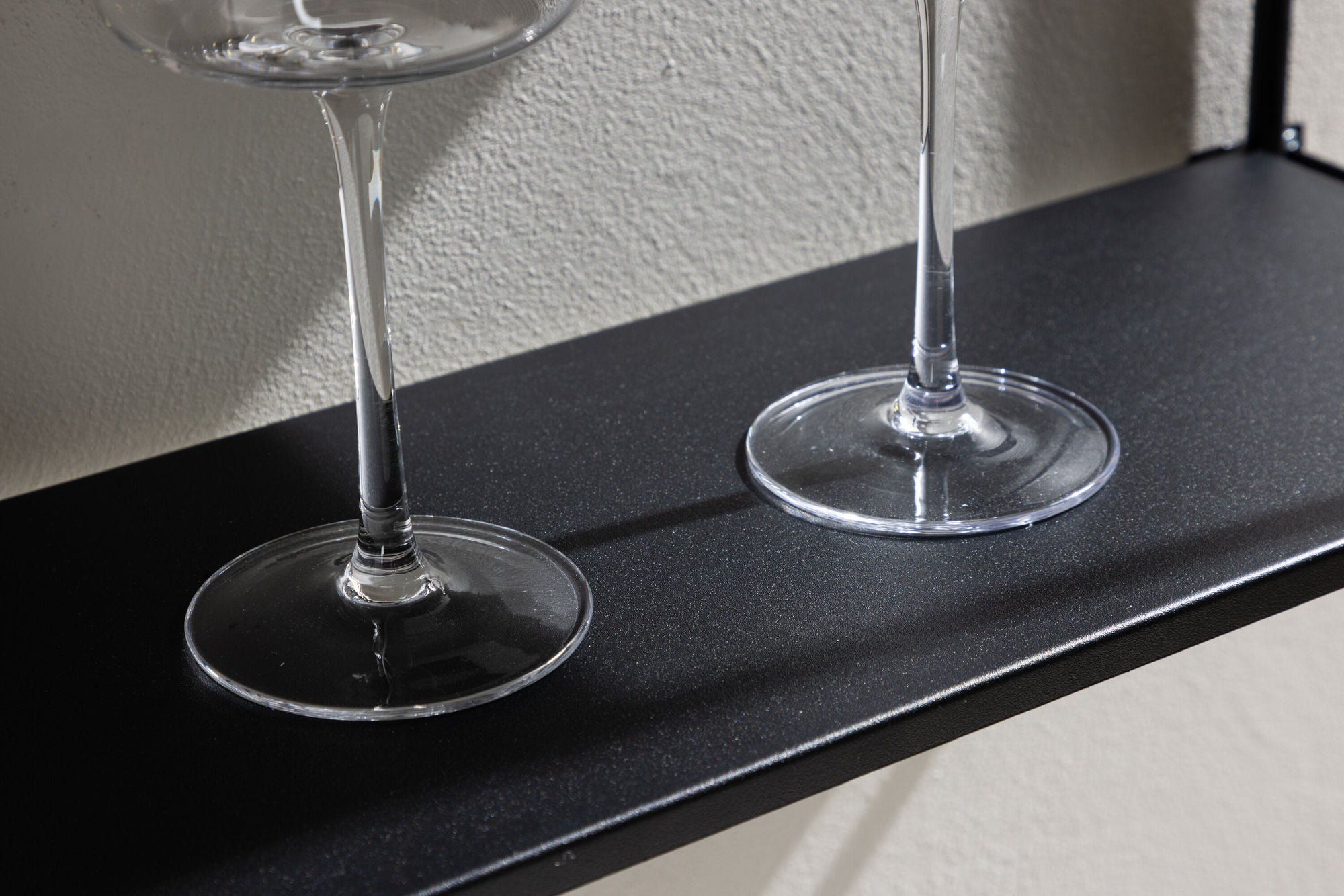 Venture Home Lyon Wall reol - Black / Powder coated Iron