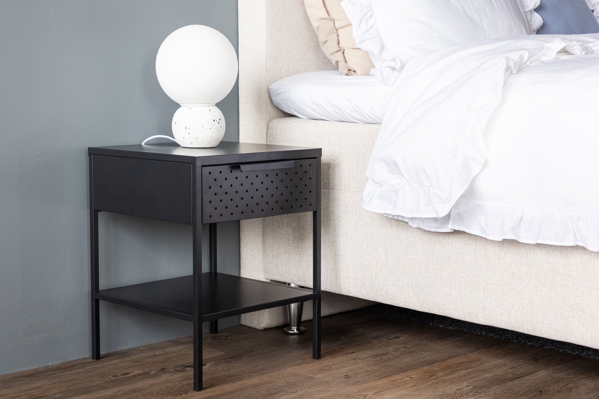 Venture Home Sacramento Drawer - Black / Black