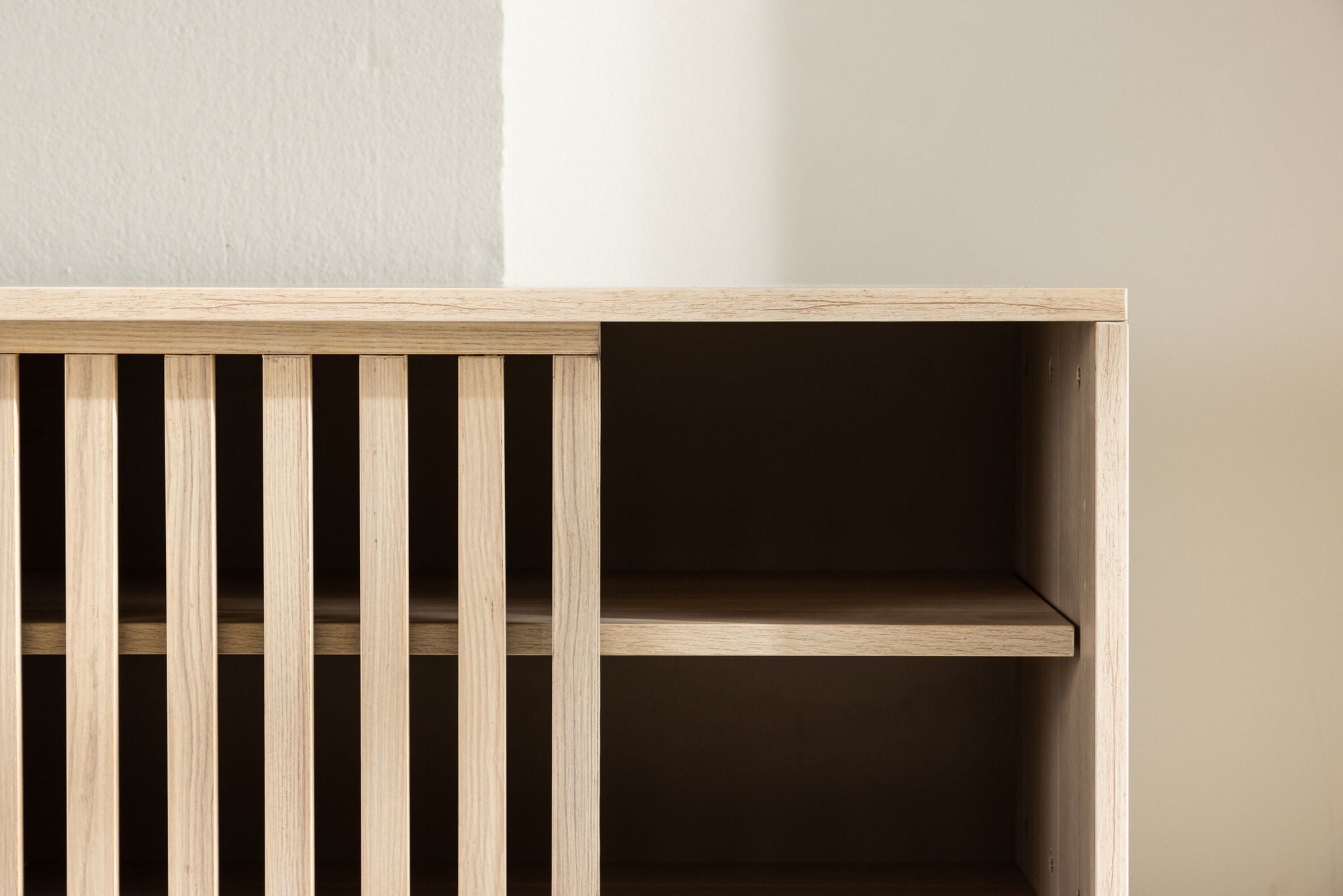 Venture Home Lugo TV bænk - Whitewash / Whitewash Melamine