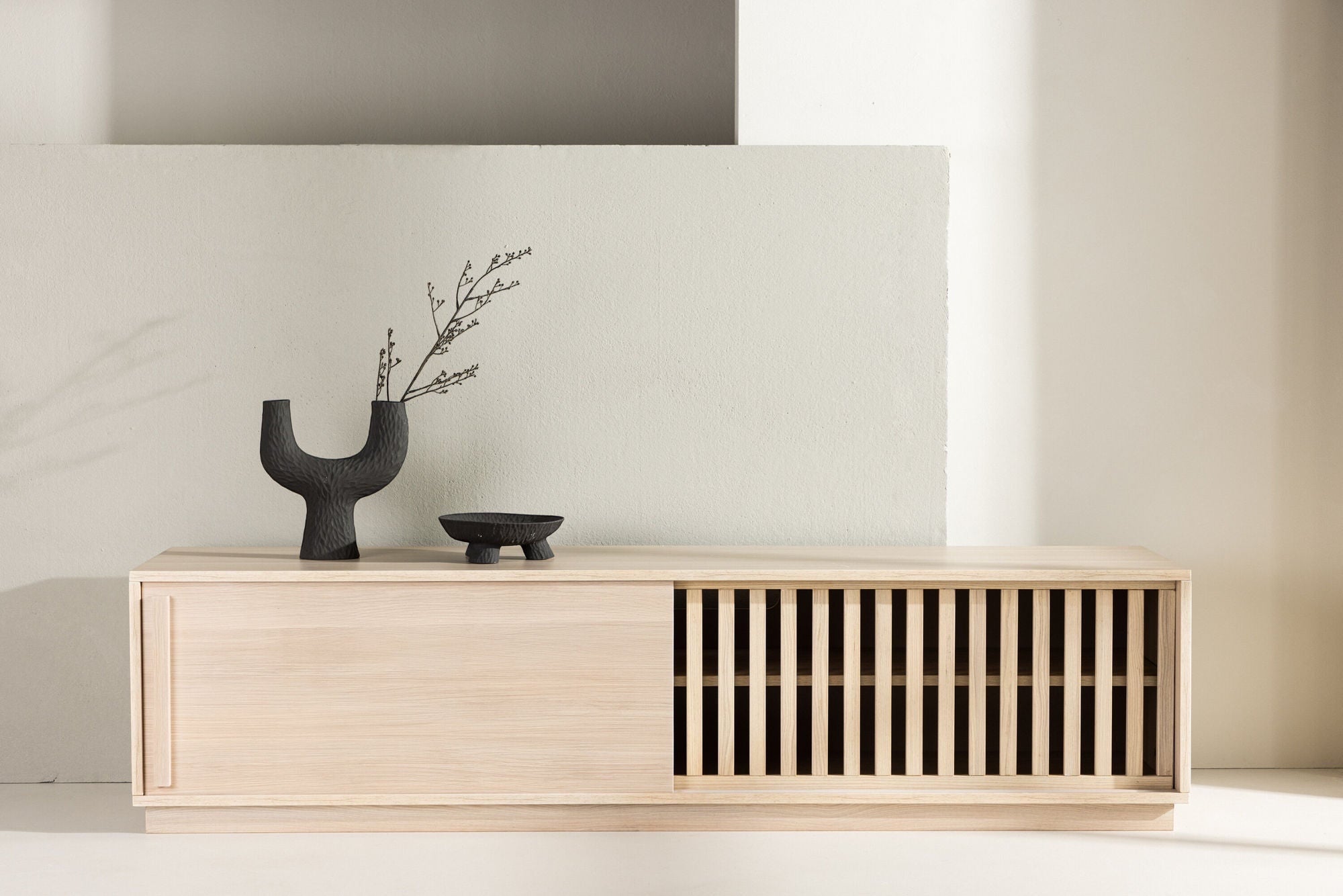 Venture Home Lugo TV bænk - Whitewash / Whitewash Melamine
