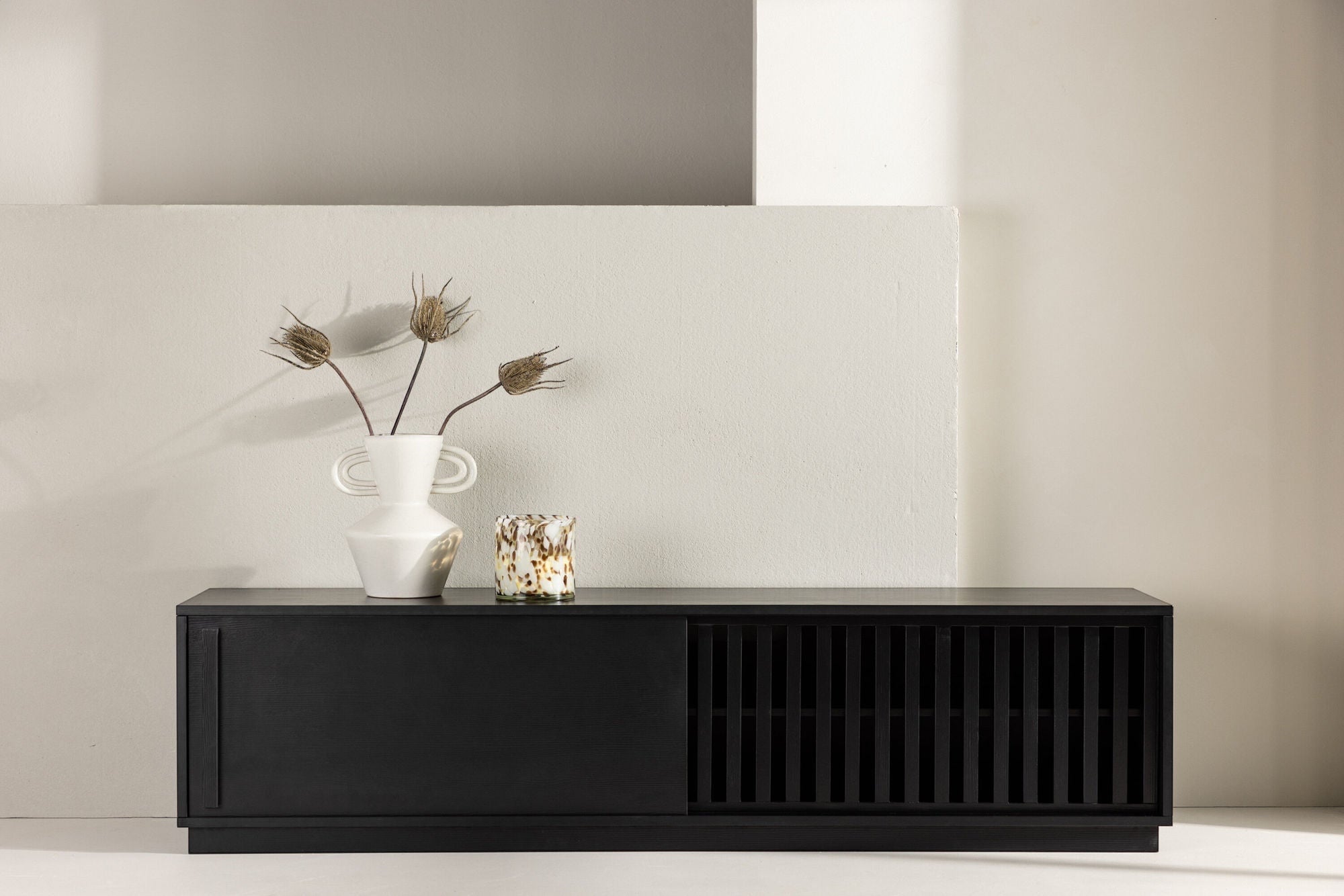 Venture Home Lugo TV bænk - Black / Black Melamine