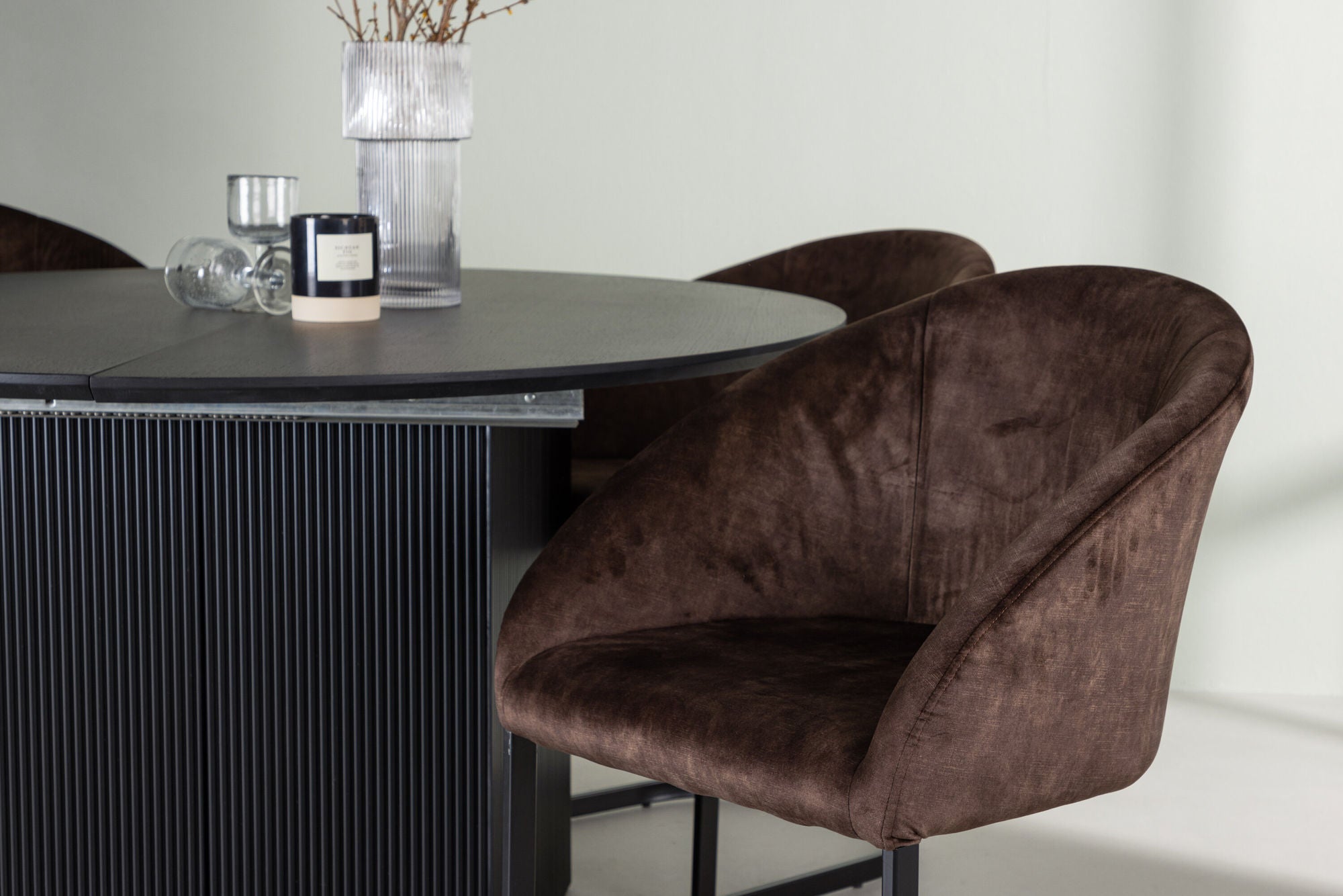 Venture Home Matilda spisebord φ130 - Black / Black MDF with veneer +Evening Spisebordsstol - Matte brown / Brown Fabric _4