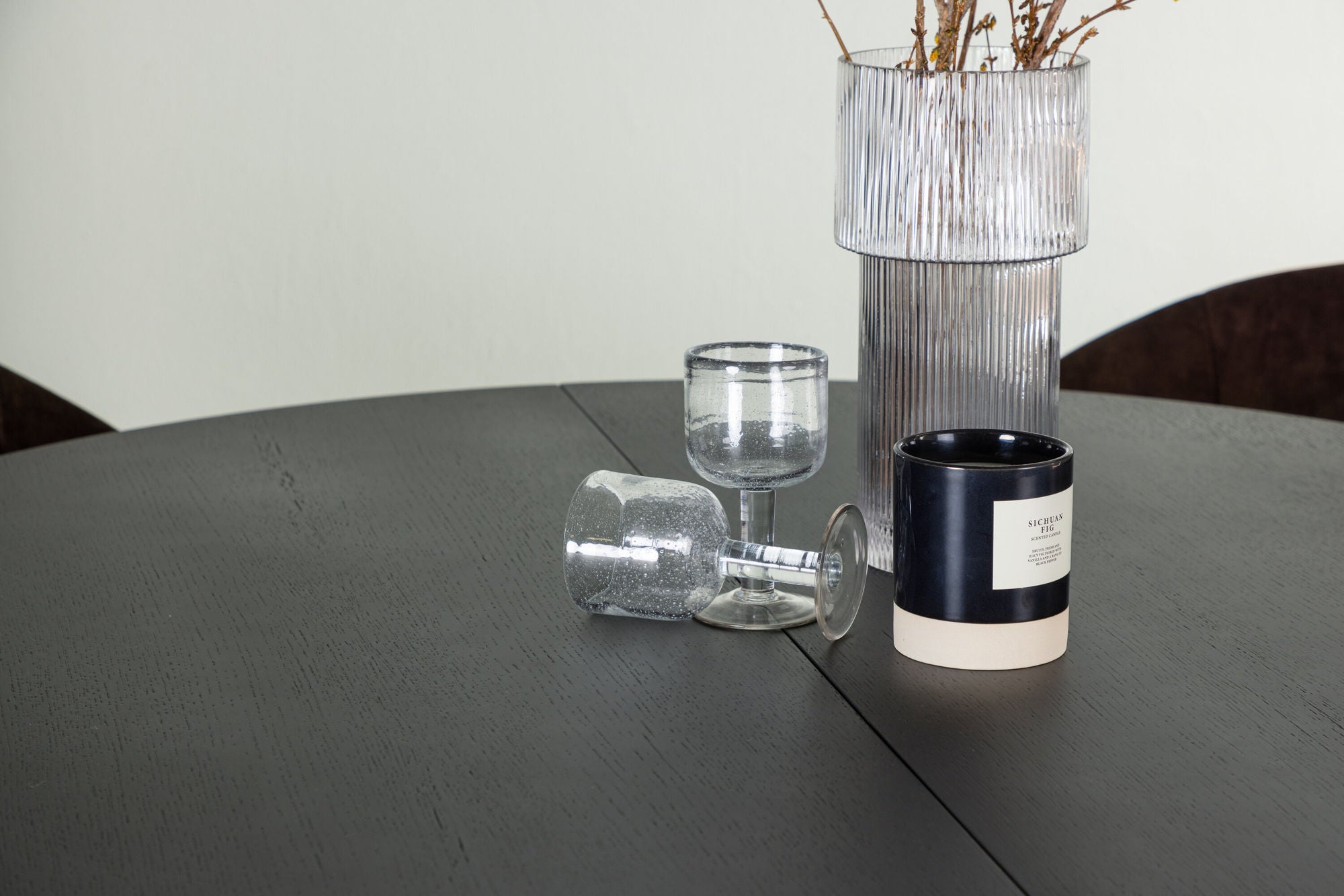 Venture Home Matilda spisebord φ130 - Black / Black MDF with veneer +Evening Spisebordsstol - Matte brown / Brown Fabric _4