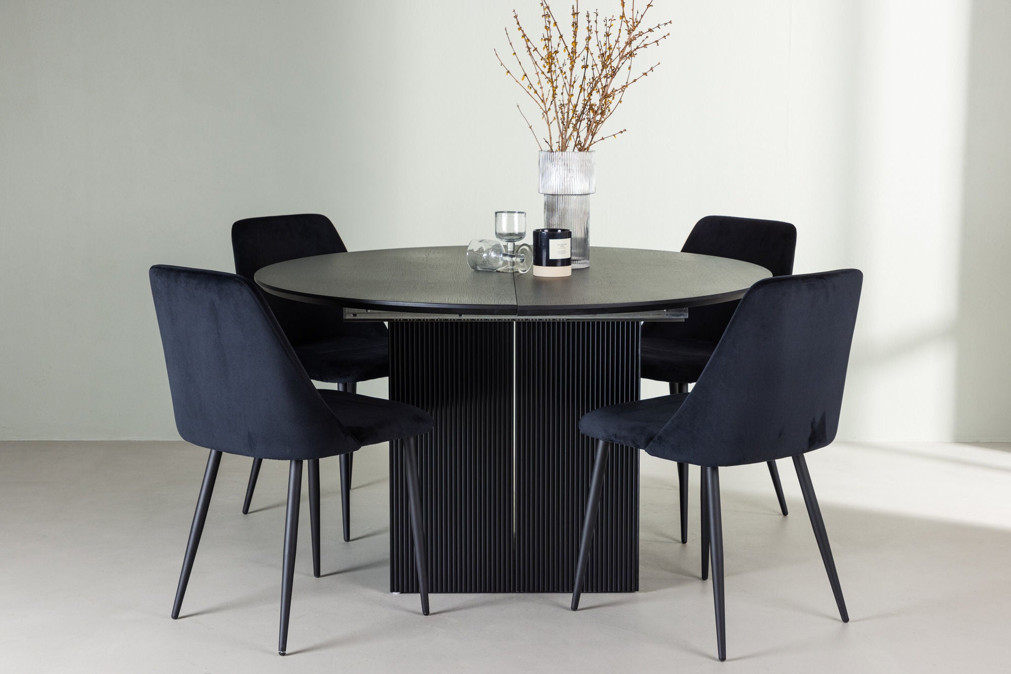 Venture Home Matilda spisebord φ130 - Black / Black MDF with veneer +Night Spisebordsstol - Black / Black Velvet _4