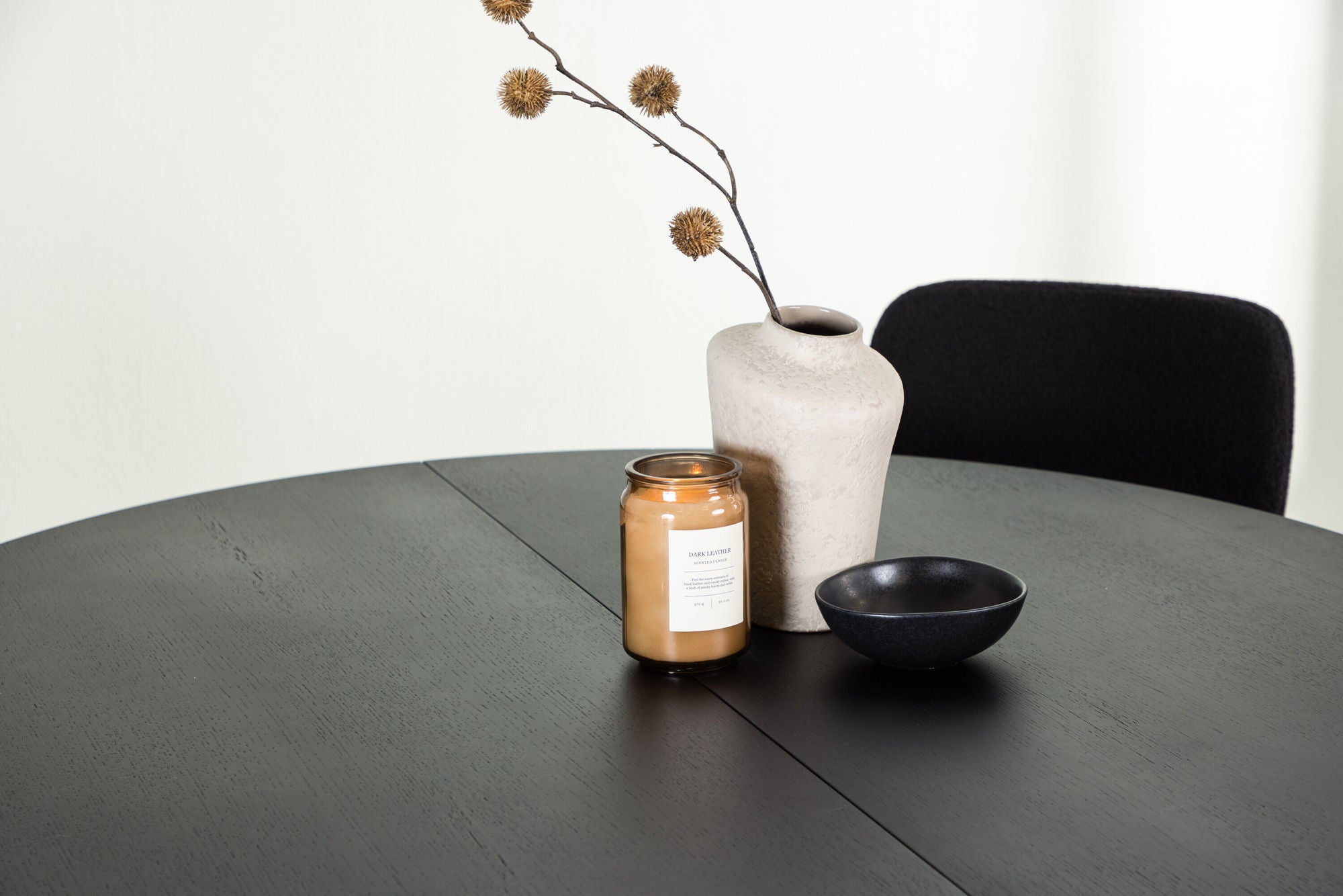 Venture Home Matilda spisebord φ130 - Black / Black MDF with veneer +Yesterday Spisebordsstol - Black / Black Boucle _4