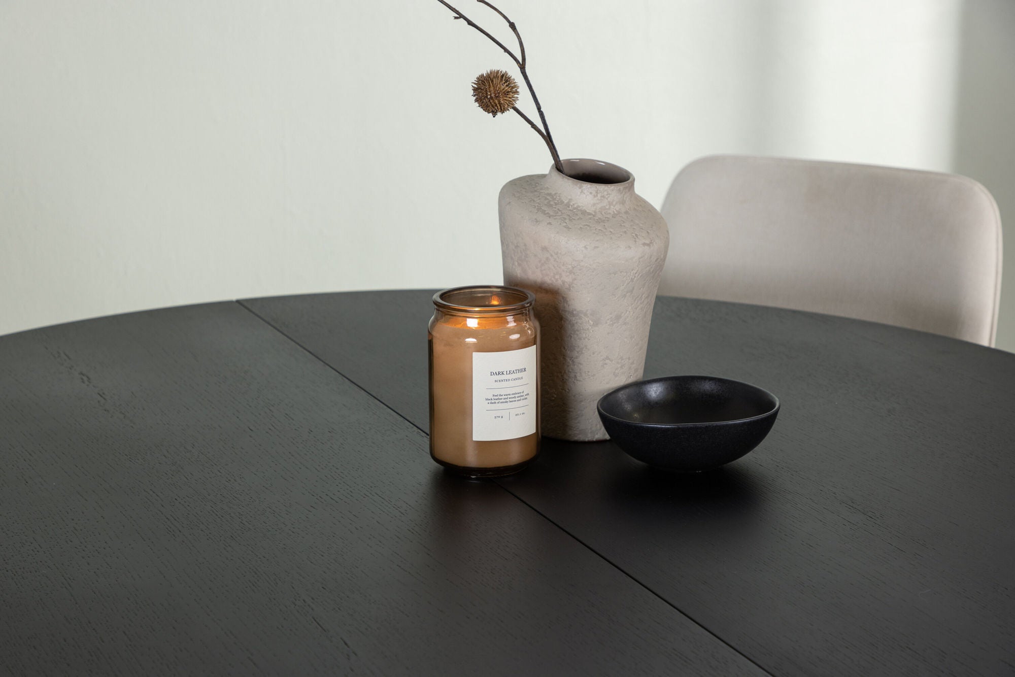 Venture Home Matilda spisebord φ130 - Black / Black MDF with veneer +Rosie Spisebordsstol - Black / Beige Fabric _4