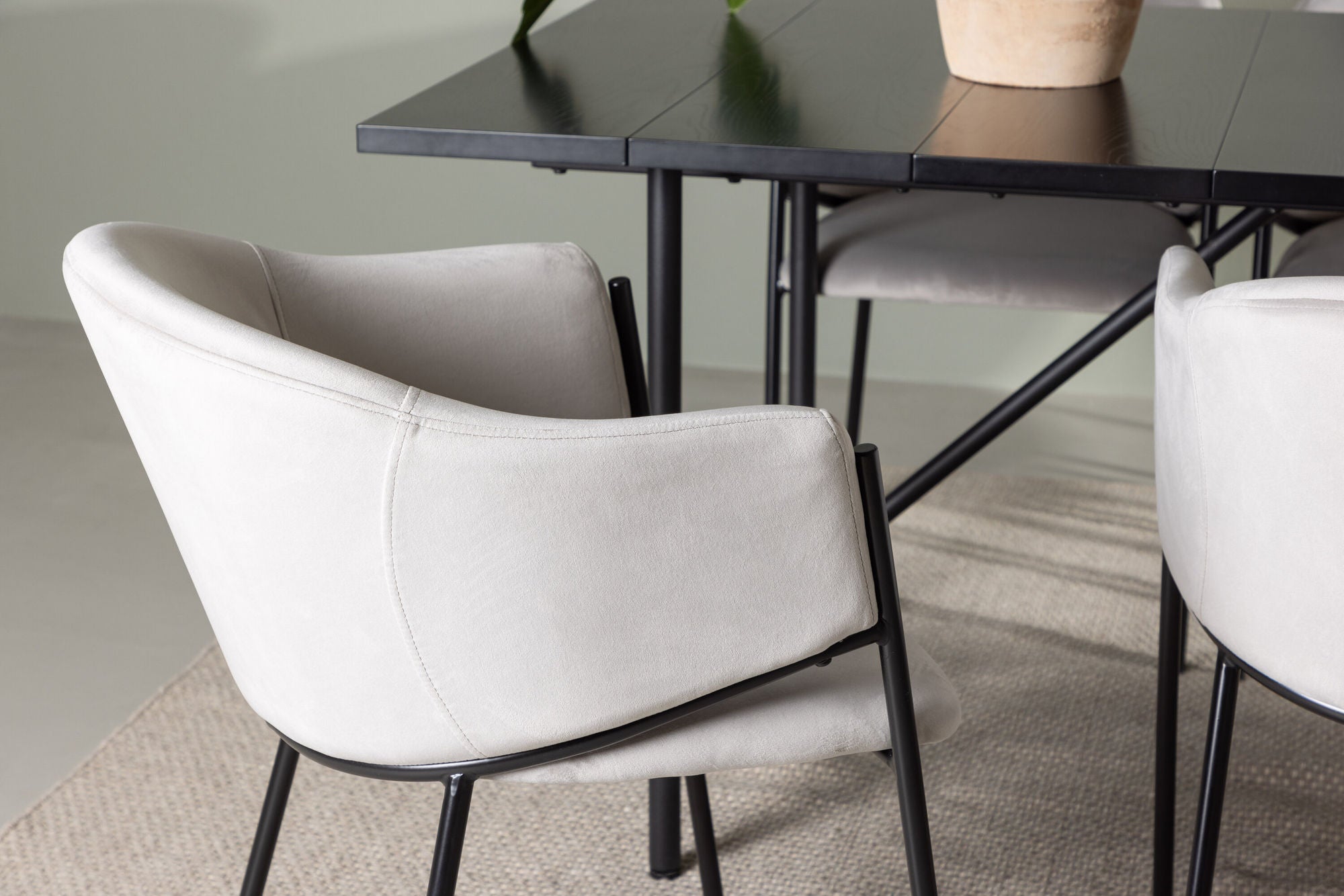 Venture Home Astrid spisebord 200*75 - Matte black / Matte black MDF with veneer +Evelina Spisebordsstol - Black / Light grey Velvet _6