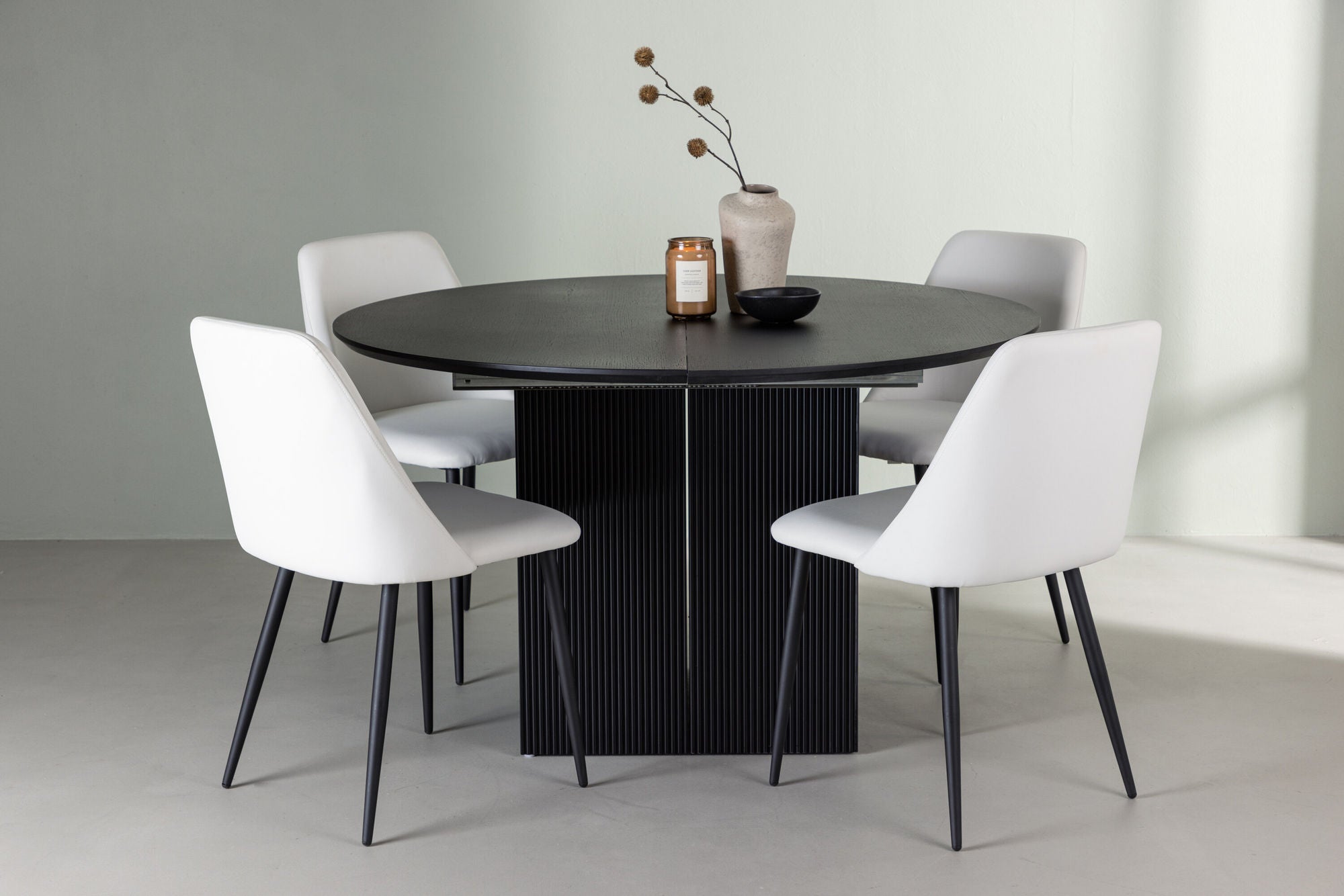 Venture Home Matilda spisebord φ130 - Black / Black MDF with veneer +Night Spisebordsstol - Black / White PU _4