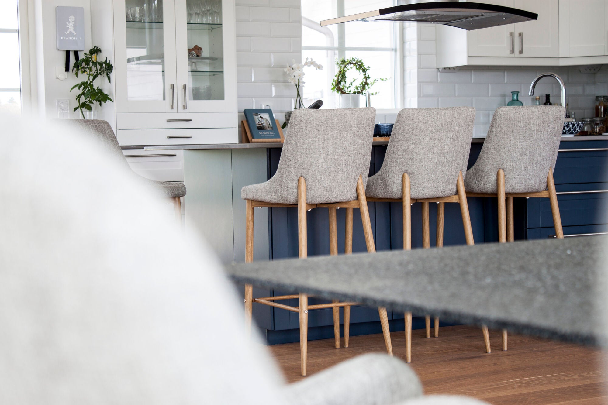 Venture Home Plaza - Bar stool 2-pack - Oak/Light grey