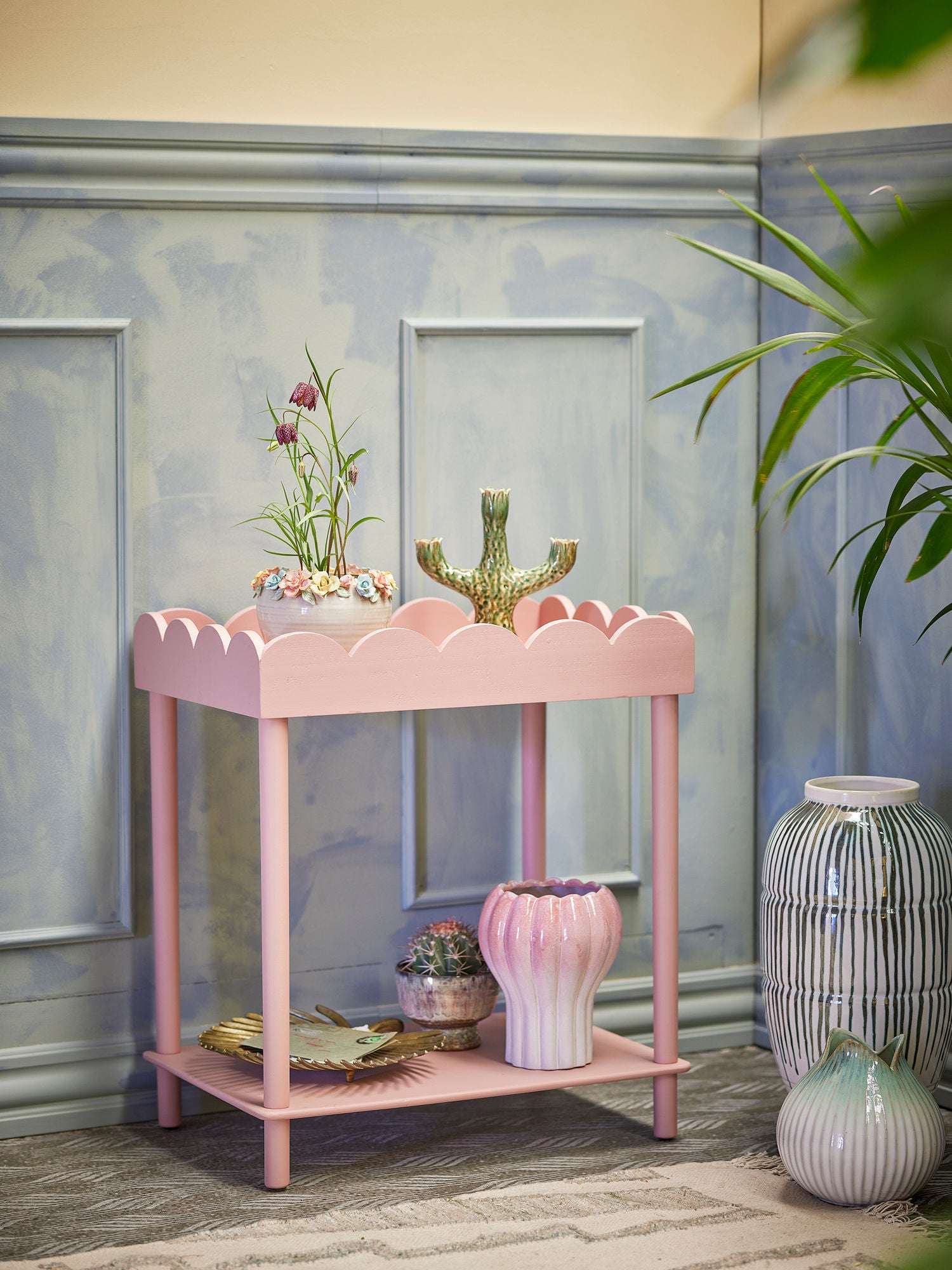 Creative Collection Isola Sidebord, Rosa, Fyrretræ