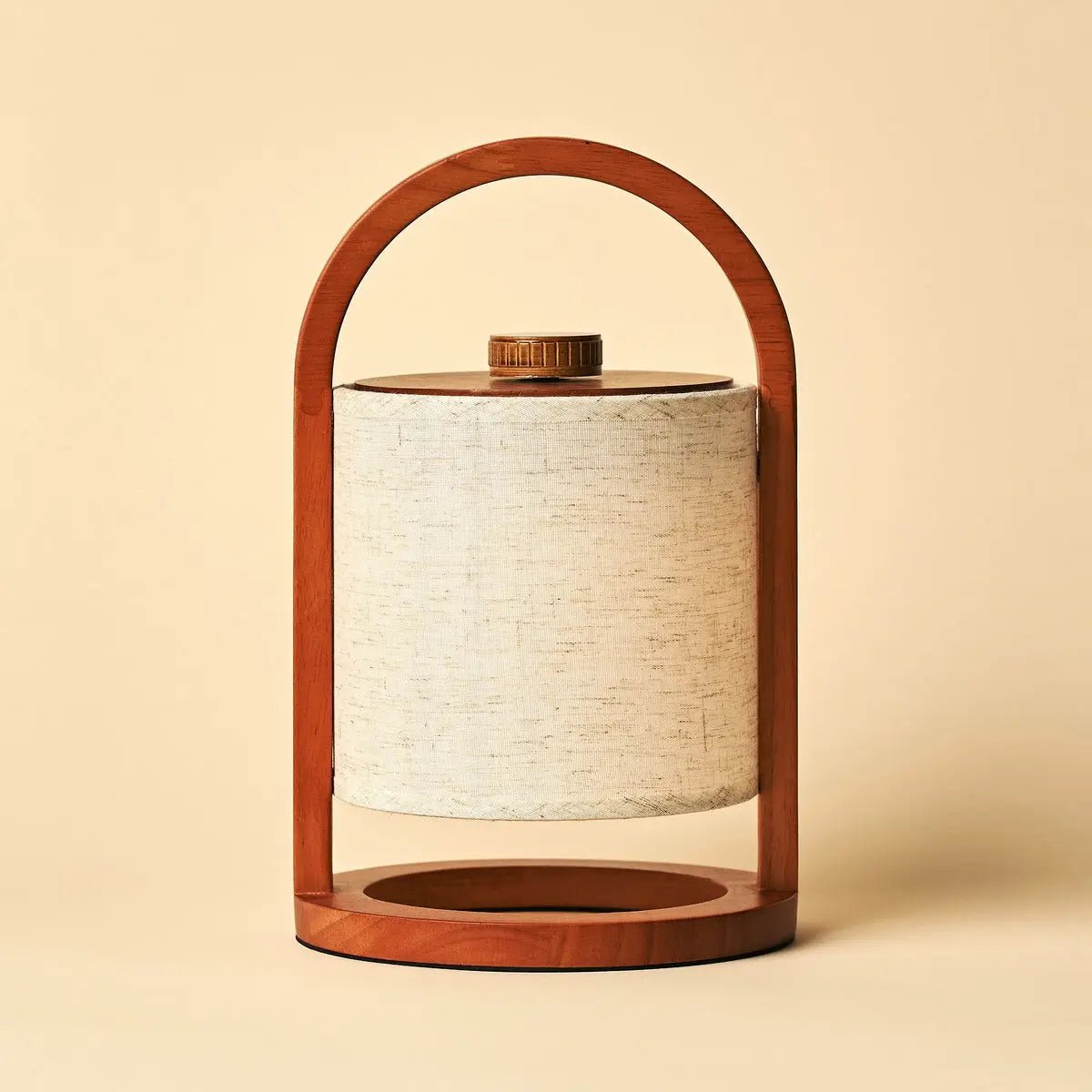 River Chestnut Brown genopladelig træ bordlampe