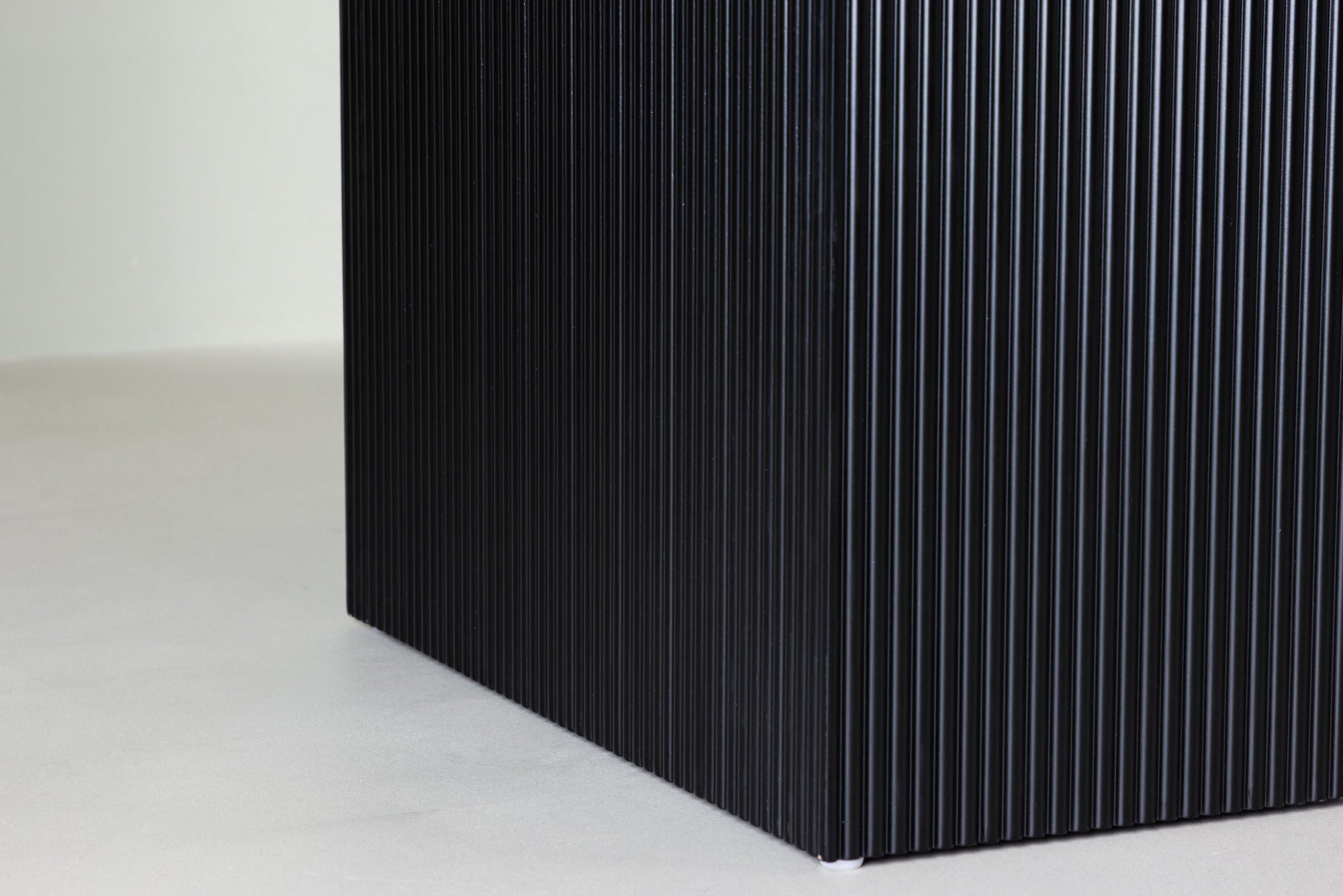 Venture Home Matilda spisebord Extendable φ130/180 - Black / MDF with veneer
