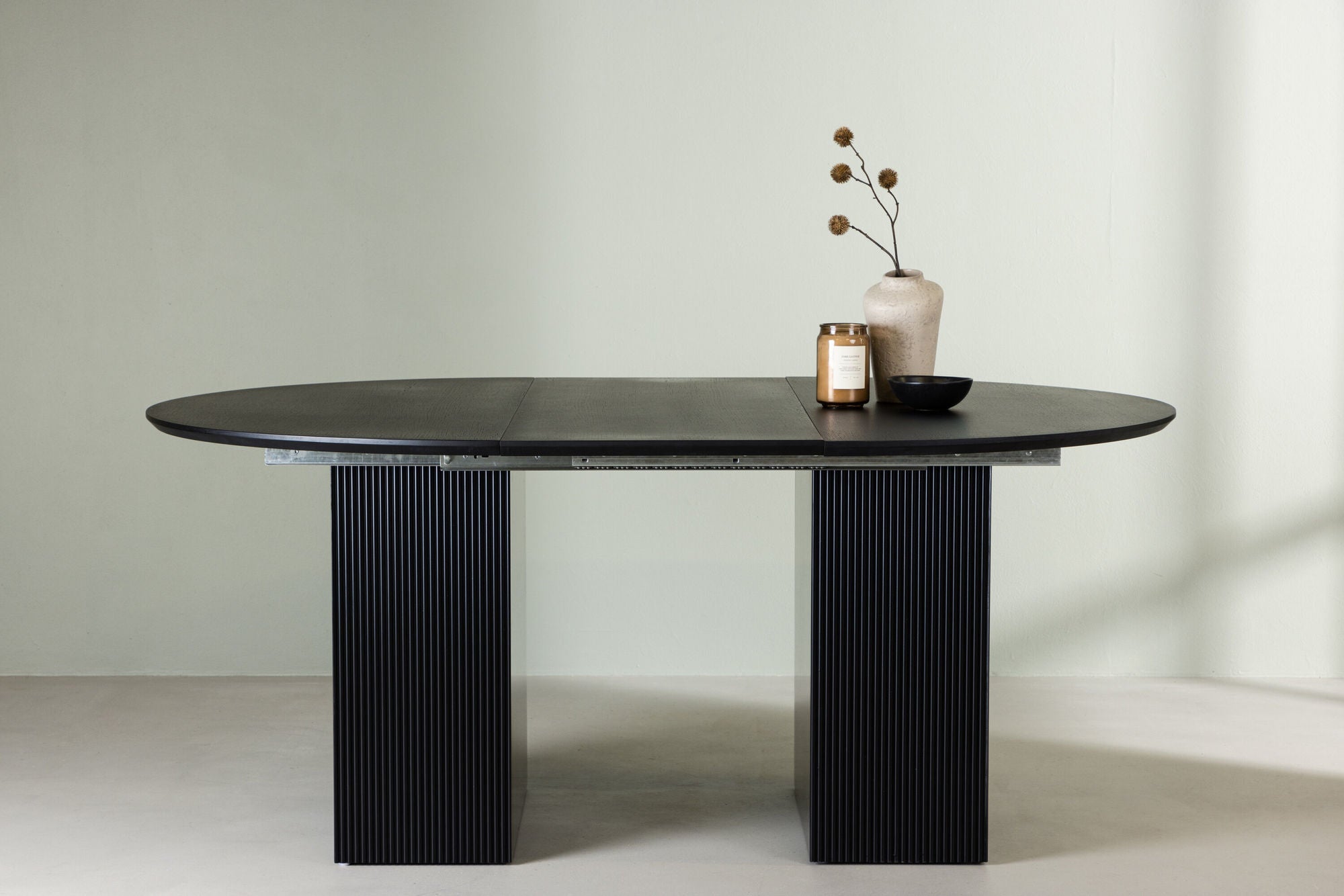 Venture Home Matilda spisebord Extendable φ130/180 - Black / MDF with veneer