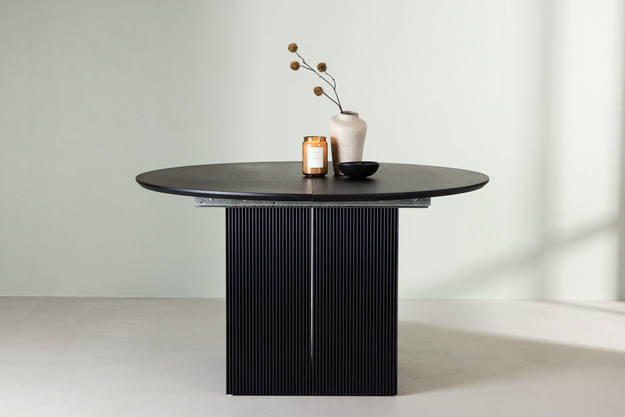Venture Home Matilda spisebord Extendable φ130/180 - Black / MDF with veneer