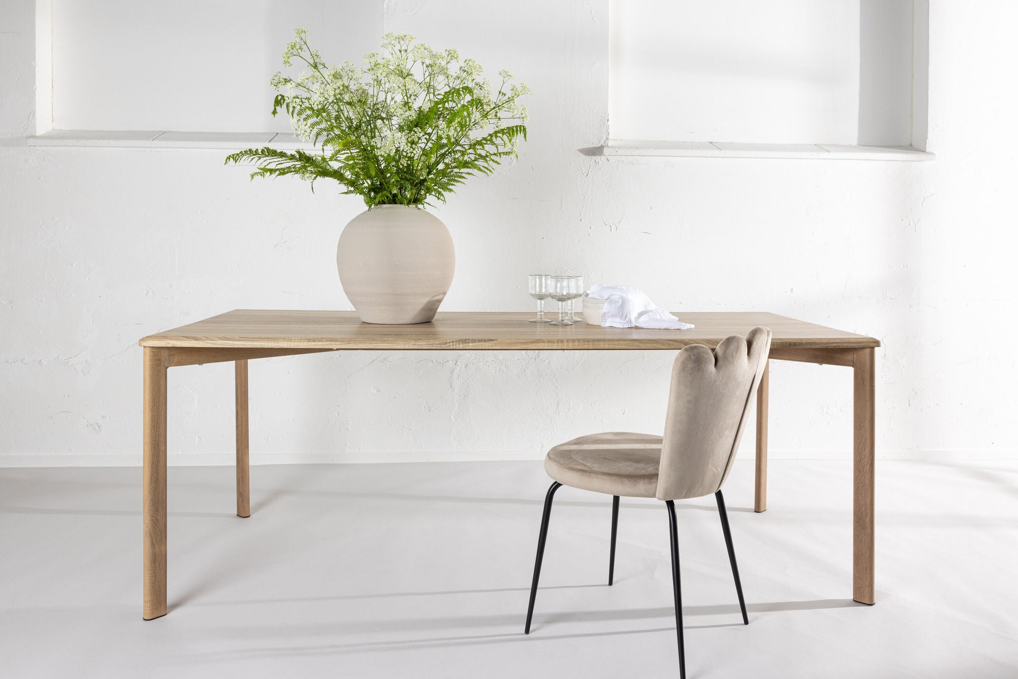 Venture Home Damon spisebord 200*75 - Whitewash / MDF with veneer