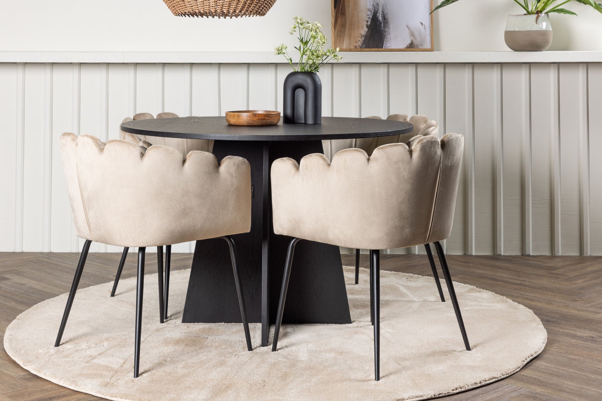 Venture Home Bootcut rund spisebord - Black / Black Fanéer +Limhamn stol - Black / Beige Velvet _4