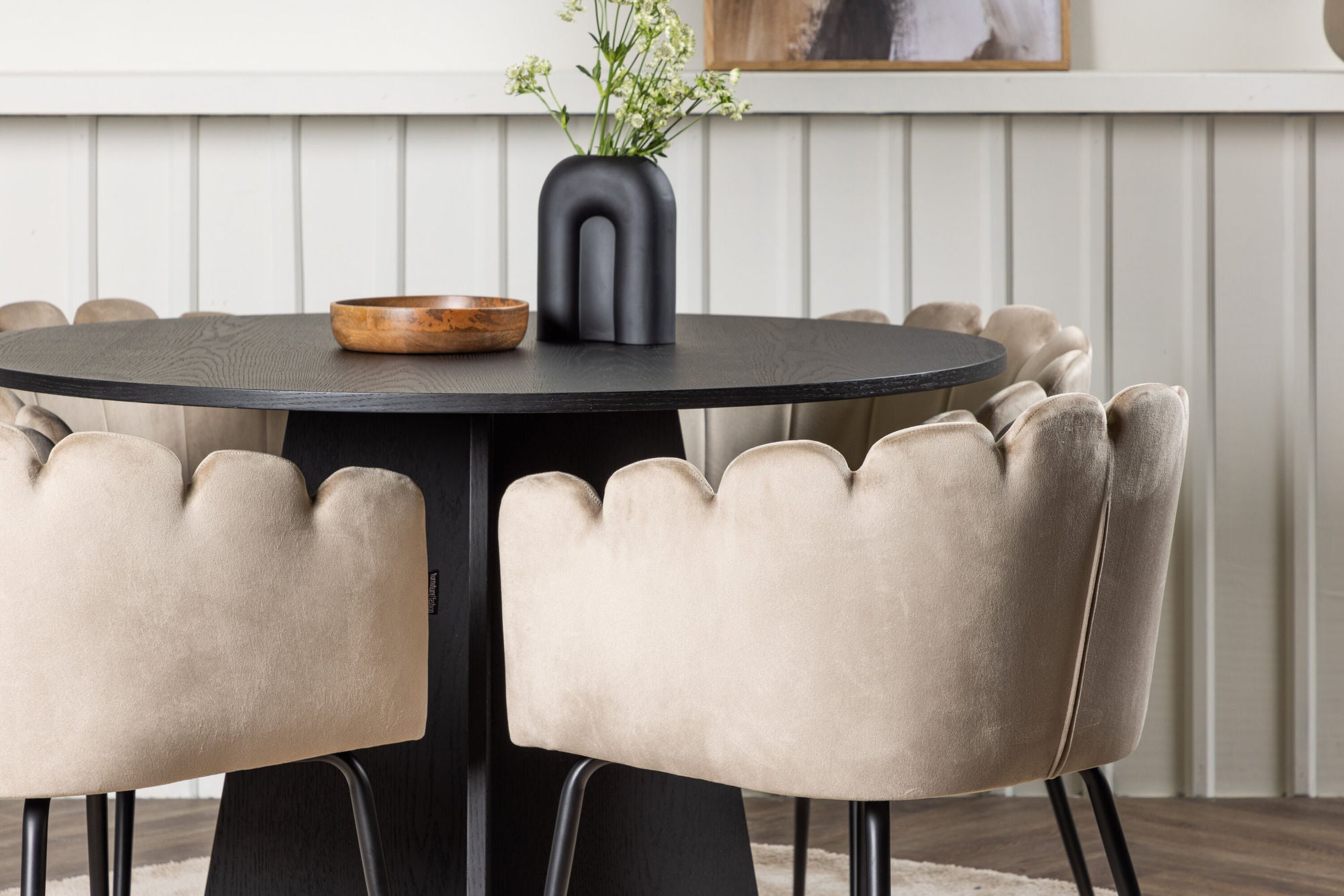 Venture Home Bootcut rund spisebord - Black / Black Fanéer +Limhamn stol - Black / Beige Velvet _4