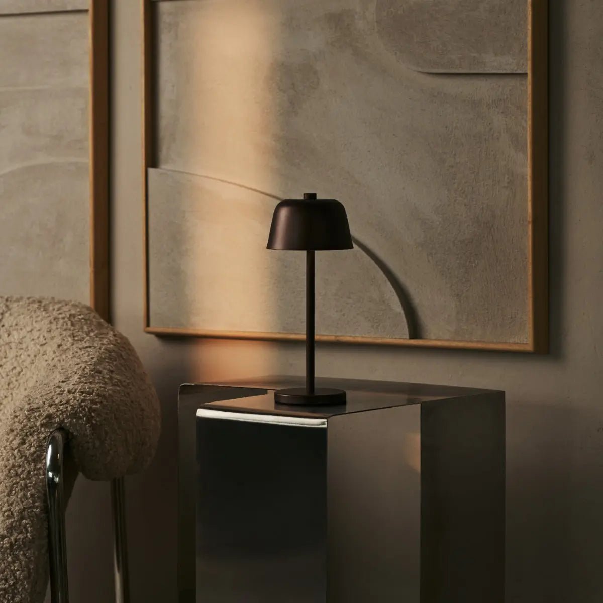 Anton Espresso Brun genopladelig bordlampe