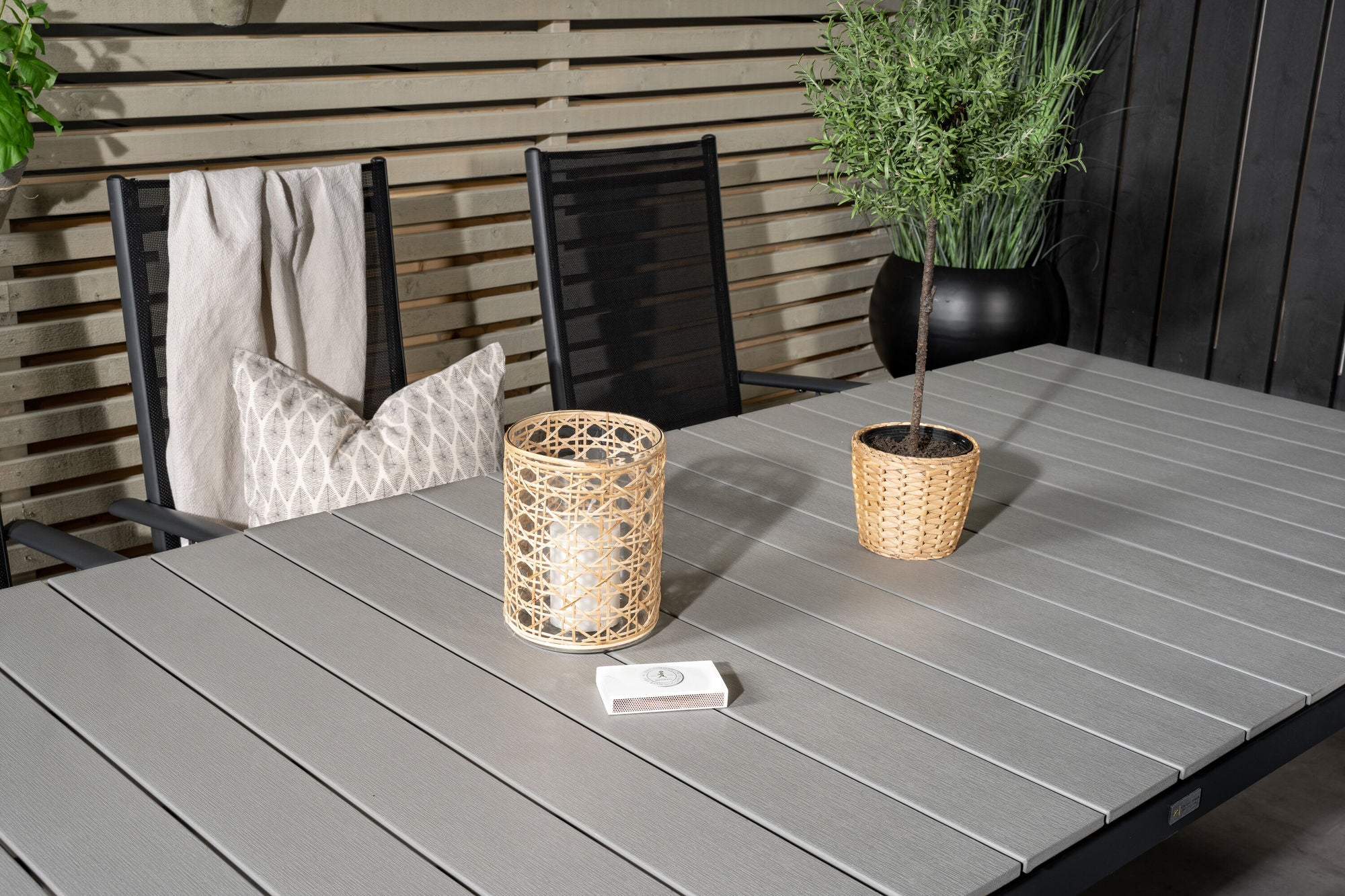 Venture Home Levels spisebord 160/240*90 - Black Alu / Grey Aintwood +Break 5:pos stol - Black alu / Black Textilene_6
