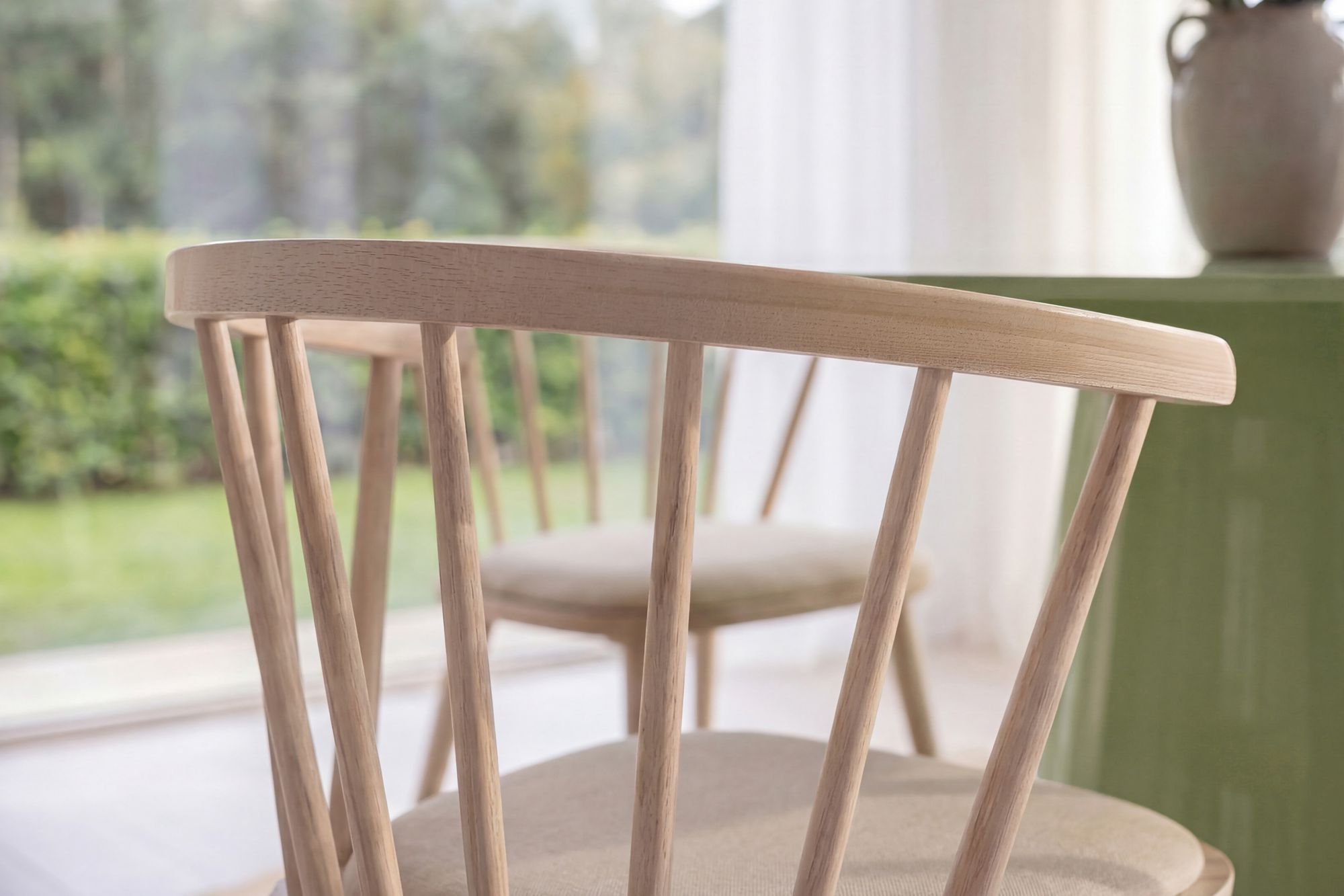 Venture Home Lanzo spisebord Ø120 Matcha Green + Bobby stol 2-pack Whitewash Wood _4